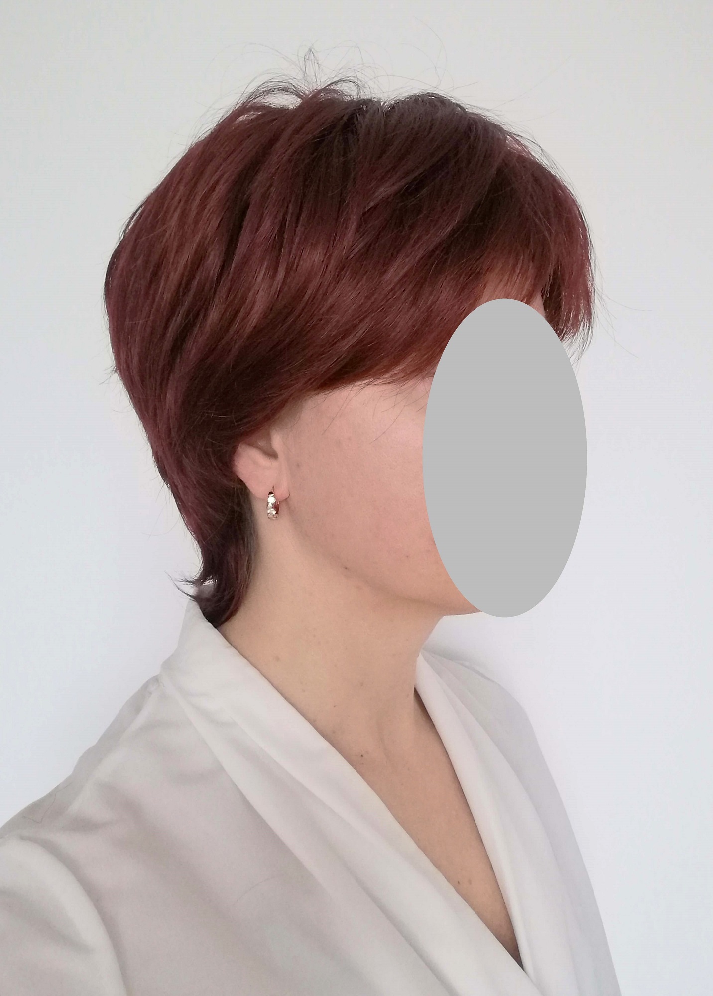 Perukas Nr. 131 trumpų plaukų, bordo spalvos BOB