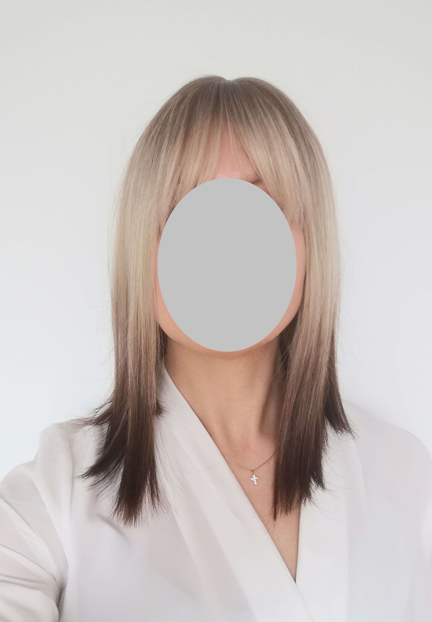 Perukas Nr. 2067 blond ombre, tamsėjantys galai, ilgis 35cm