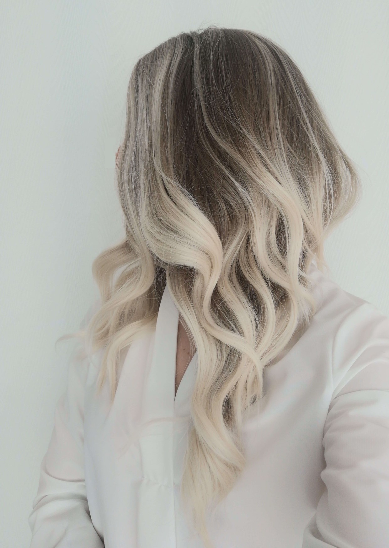 Perukas Nr. 279(4) natūrali spalva su blond sruogomis, ilgis 55cm