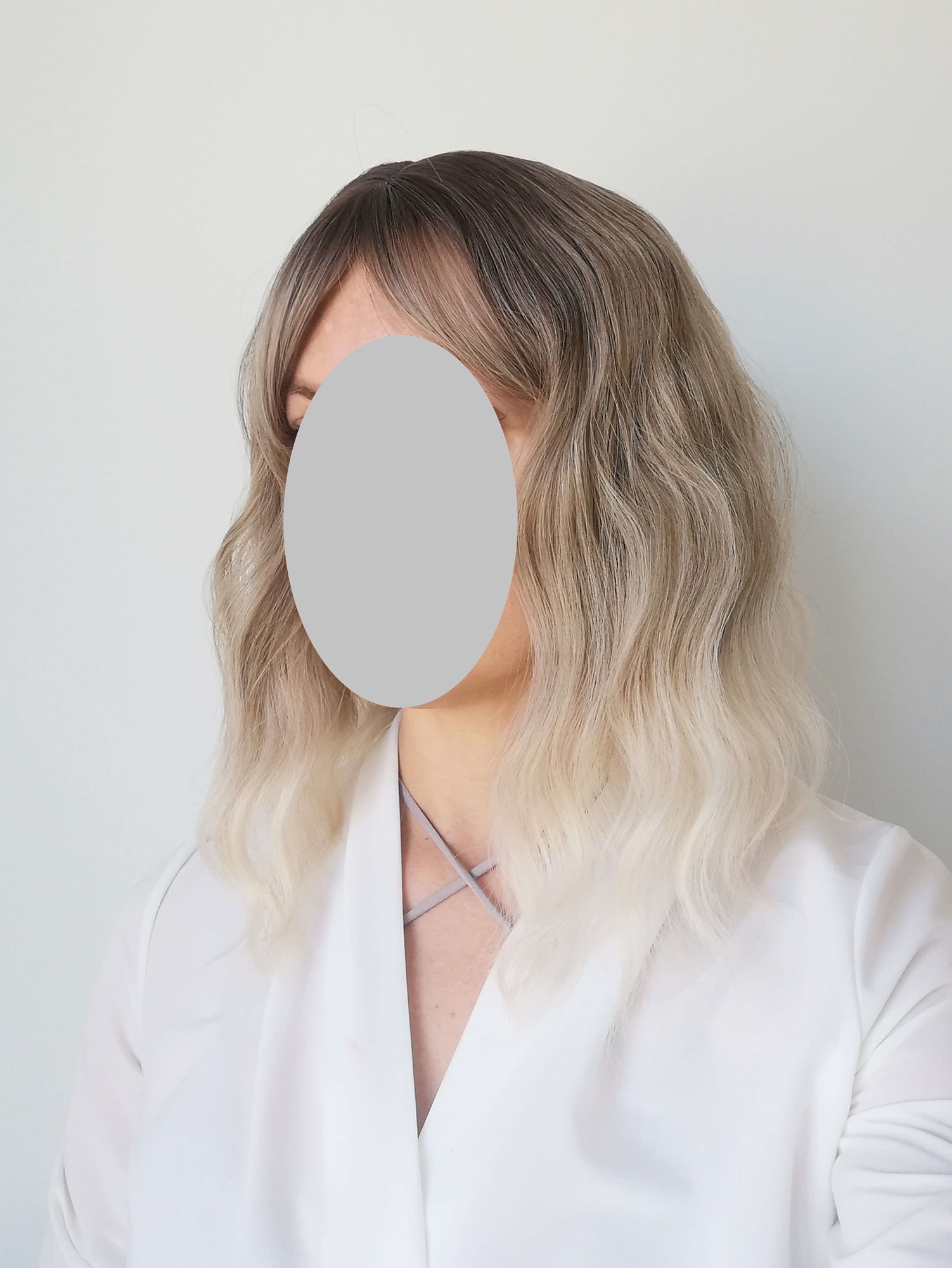 Perukas Nr. 030 banguotas blond ombre, ilgis 38cm