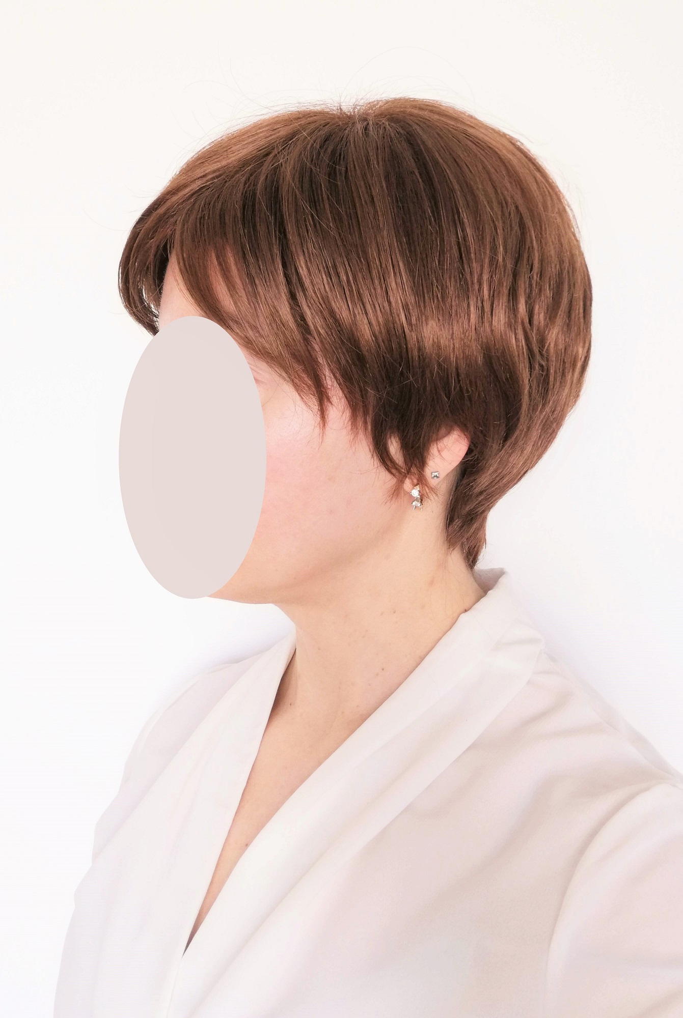 Perukas Nr. 30 trumpų plaukų "Kaštonas"