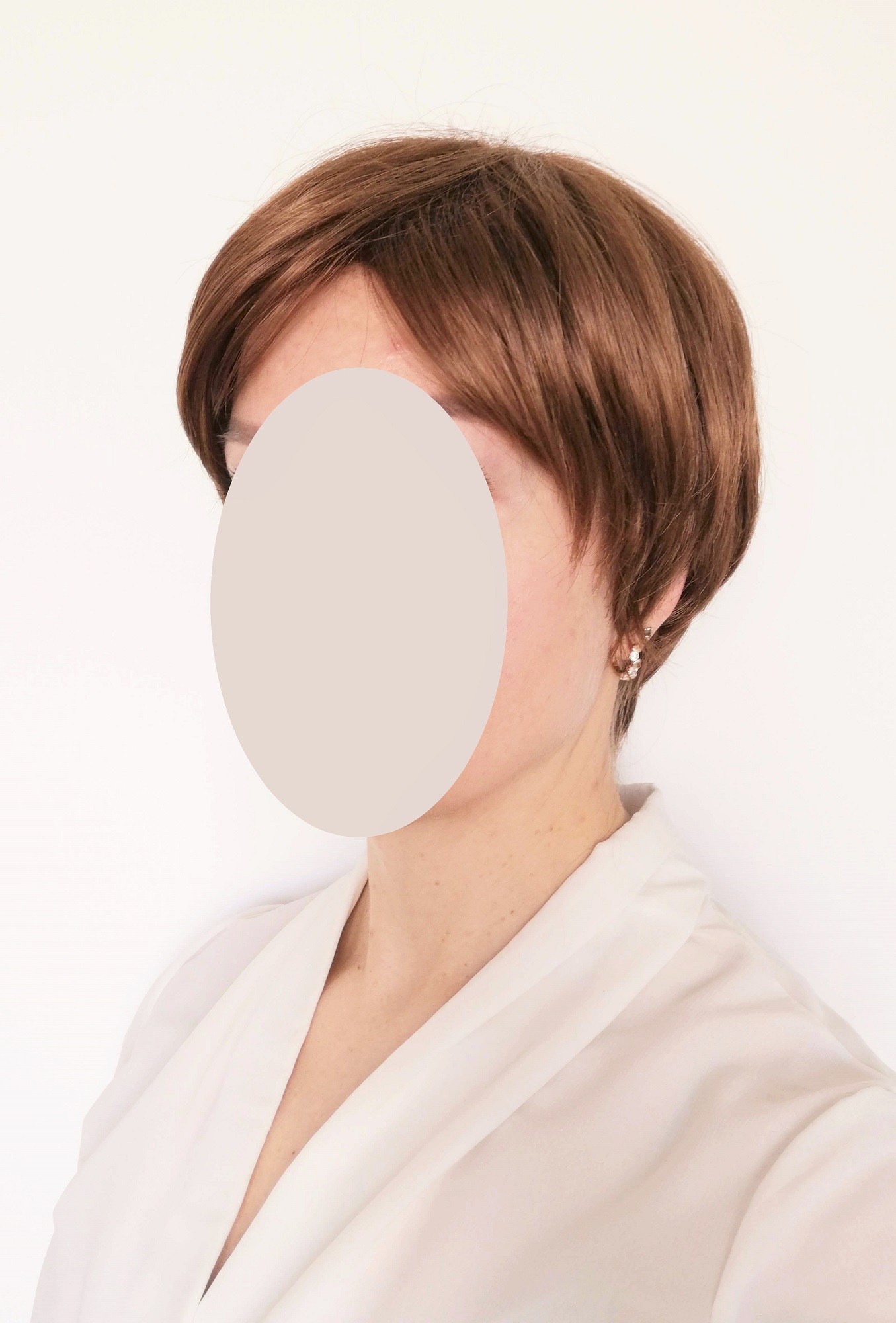 Perukas Nr. 30 trumpų plaukų "Kaštonas"