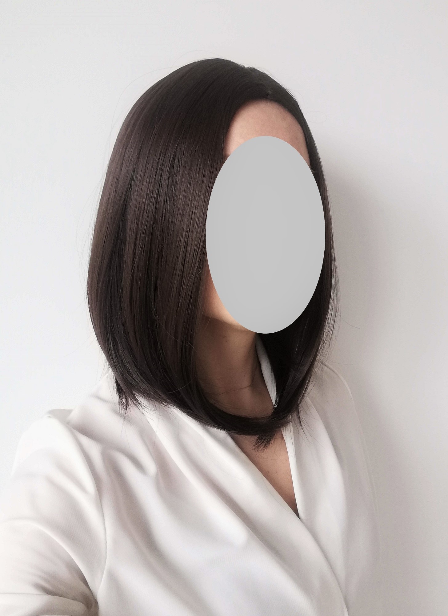 Perukas Nr. 1016(1) tamsiai rudas kare be kirpčiukų, ilgis 38cm