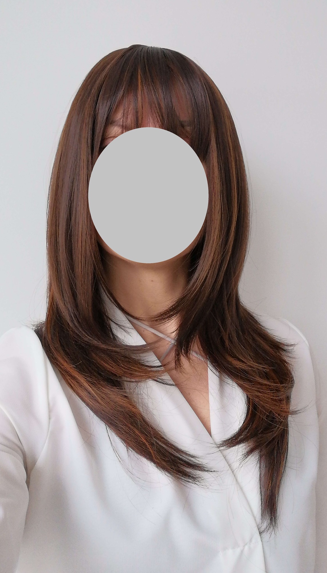 Perukas Nr. 327(1) tamsiai rudas su bordo atspalviu, ilgis 55cm