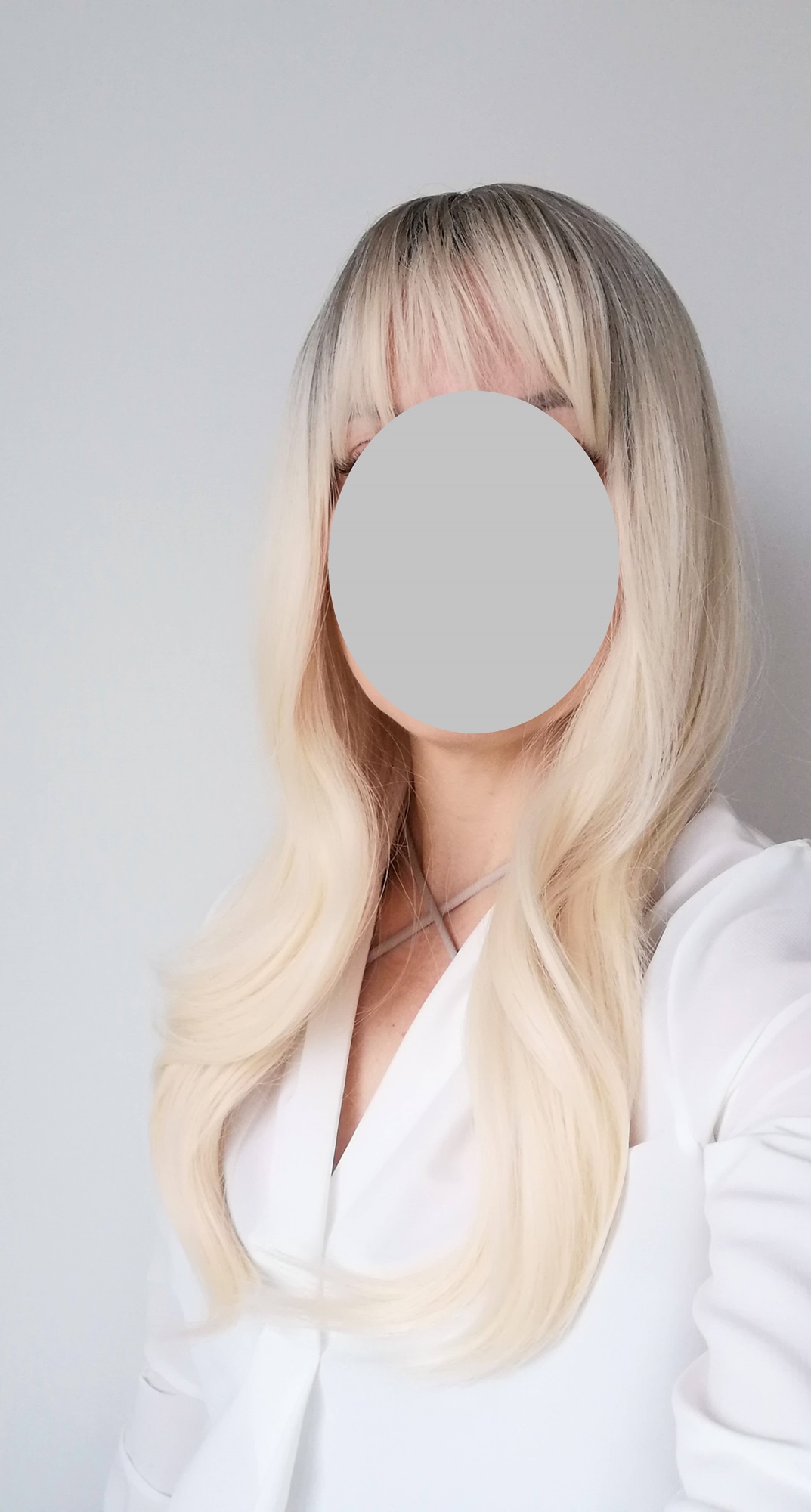 Perukas Nr. 335(1) blond su kirpčiukais, tamsintas viršugalvis, ilgis 60cm