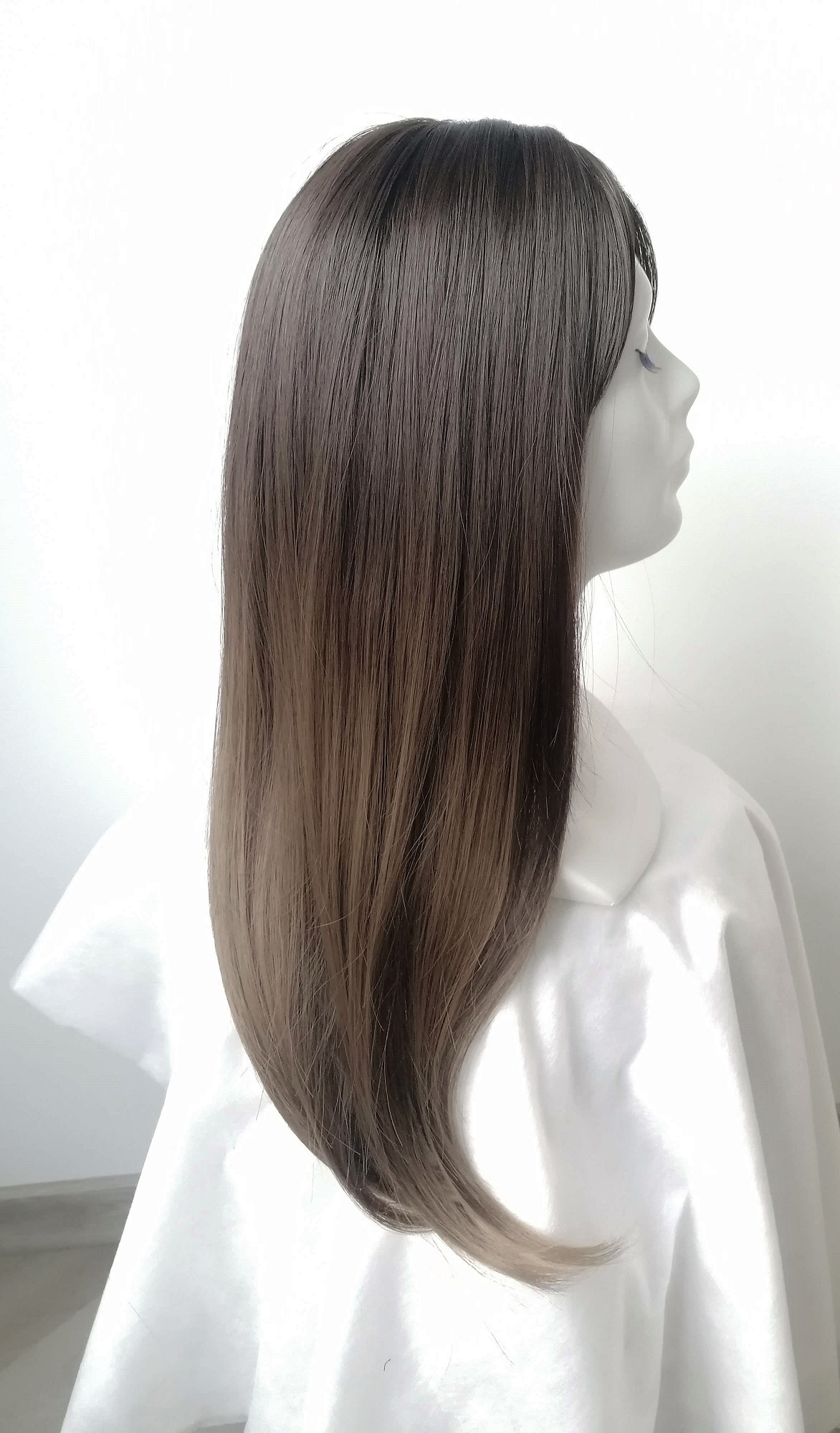 Perukas Nr. 036(1) rudas ombre, tiesių plaukų su kirpčiukais, ilgis 60cm