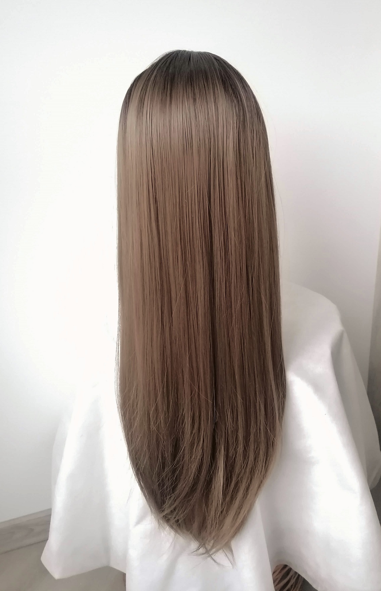 Perukas Nr. 306 rudas, tiesus, ilgis 70cm