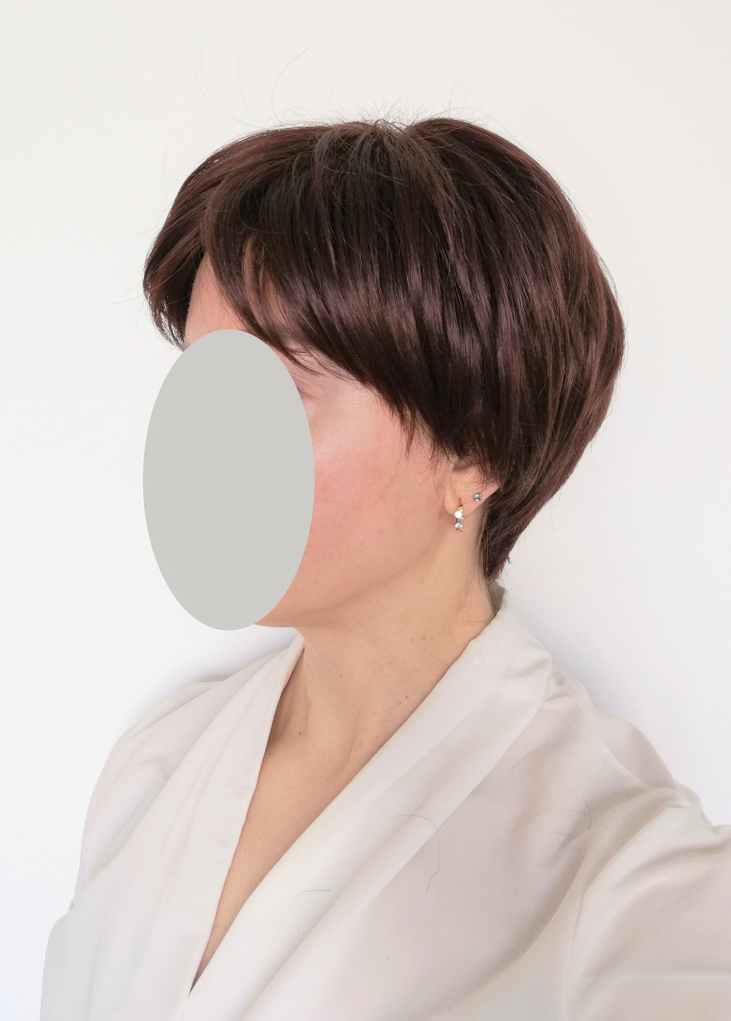 Perukas Nr. 33 trumpų plaukų "Tamsus kaštonas"