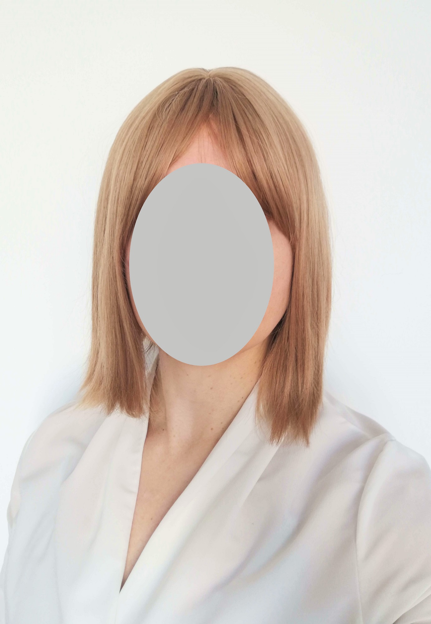 Perukas Nr. 1124(1) šviesiai rudas / gintarinės spalvos, ilgis 33cm