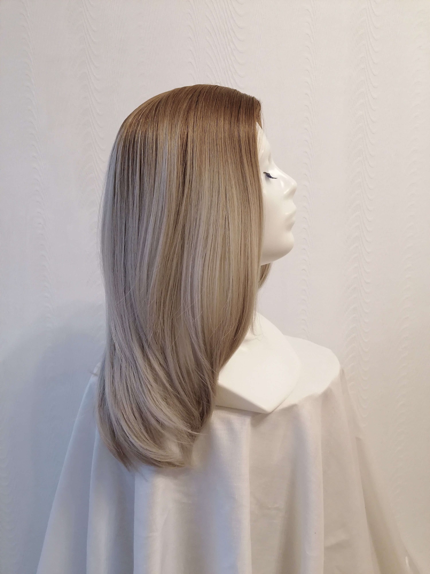 Perukas Nr. 293 papilkintas blond ombre, ilgis 40cm