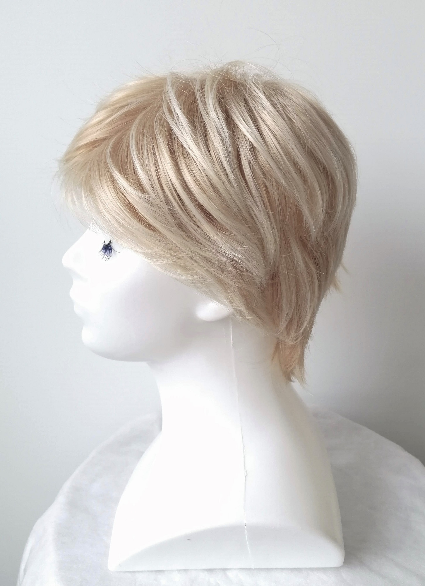 Perukas Nr. HJY trumpų plaukų, blond spalva