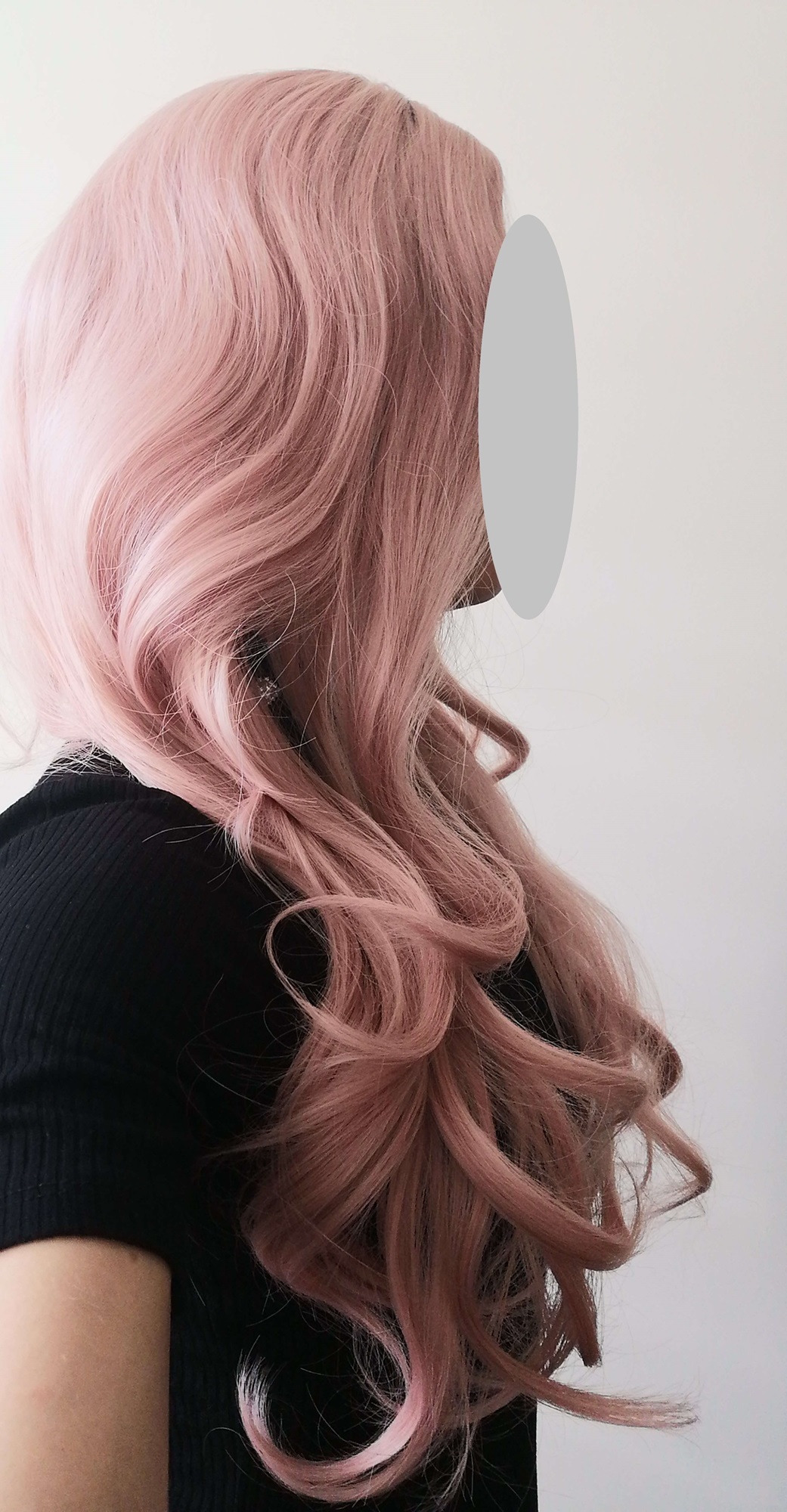 Perukas Nr. 003 rožinė spalva, garbanotas, ilgis 70cm