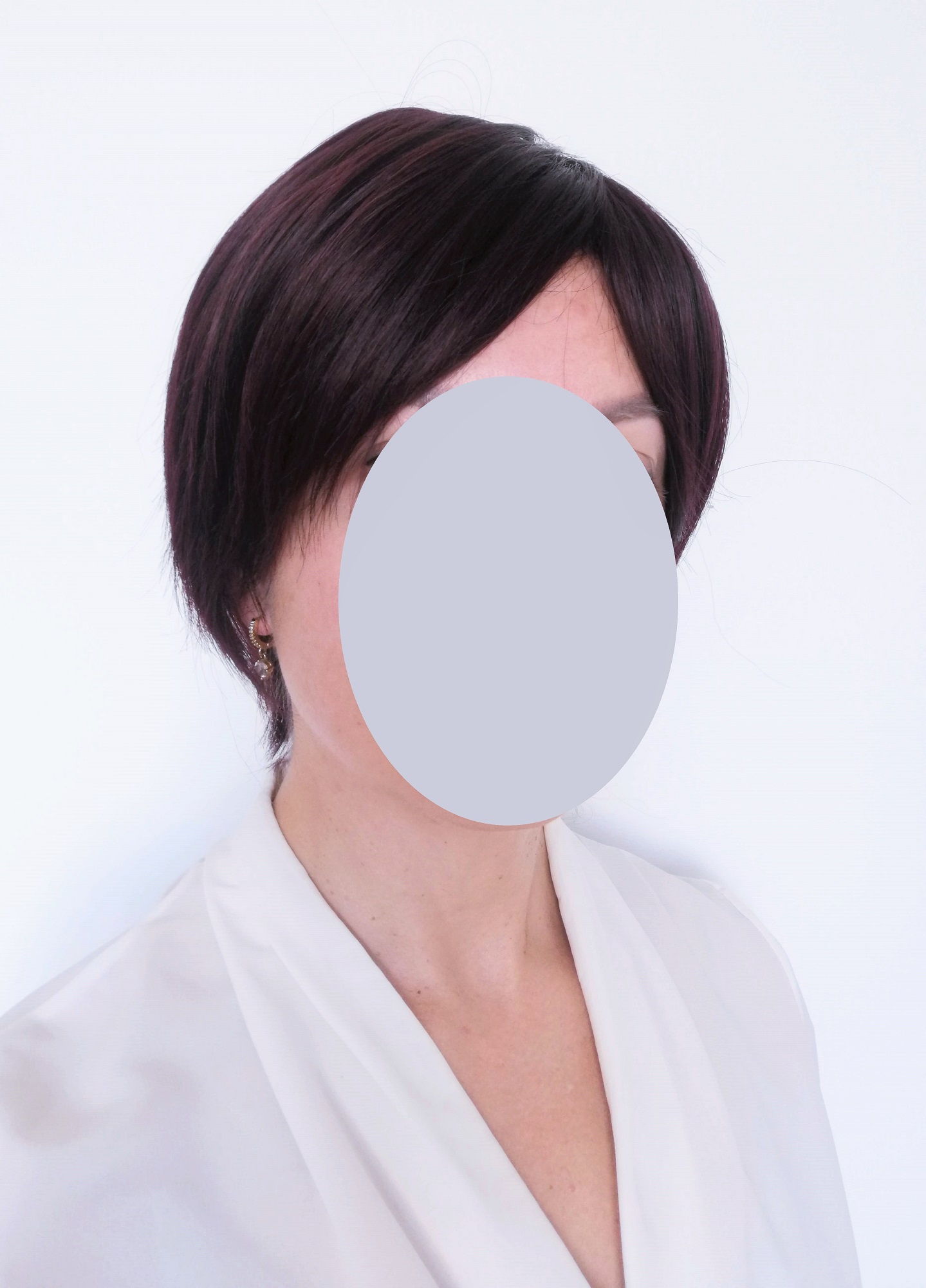 Perukas Nr. 1058(1) trumpų plaukų, tamsi bordo spalva