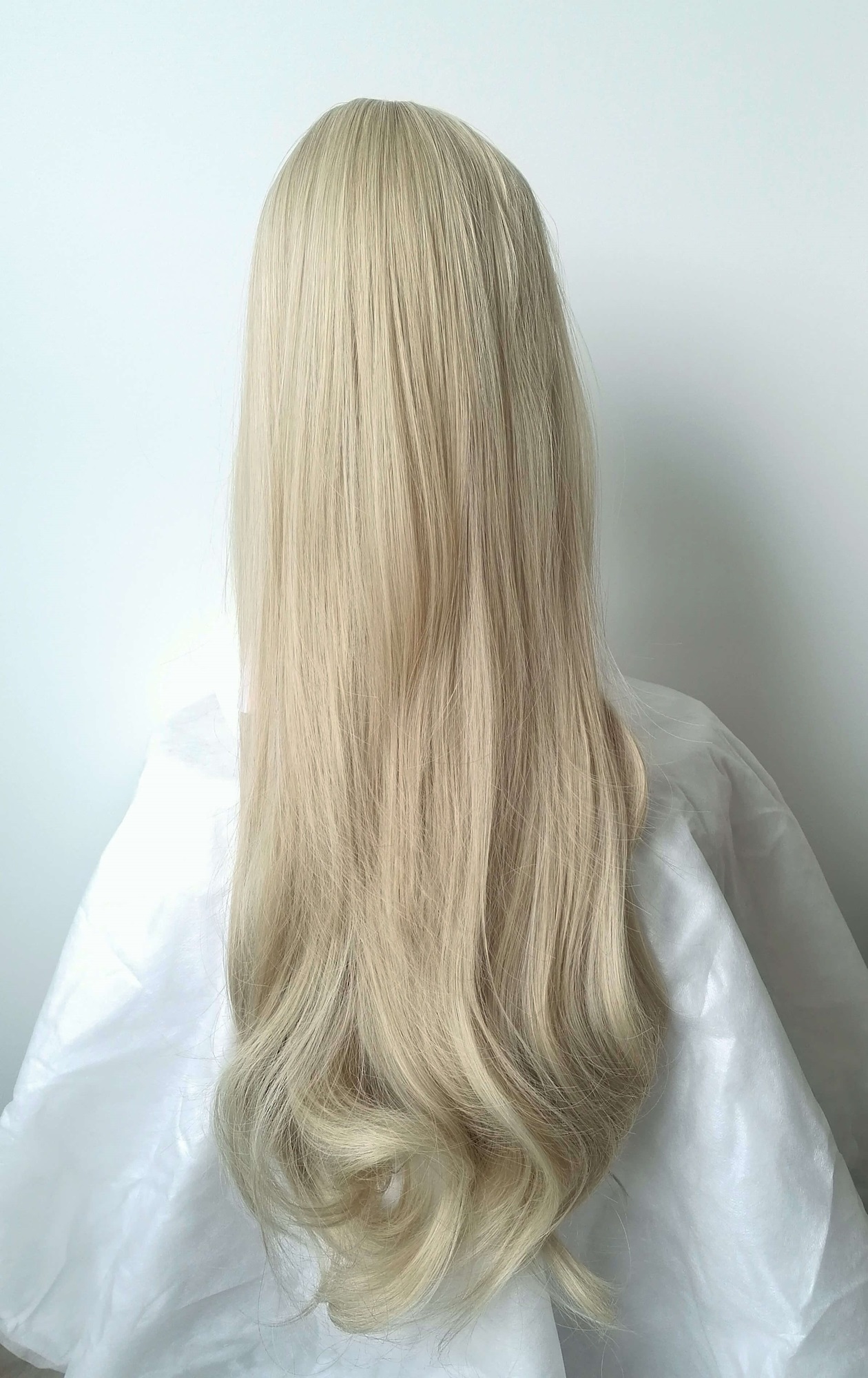 Perukas Nr. 5038(1) blond su kirpčiukais, ilgis 70cm