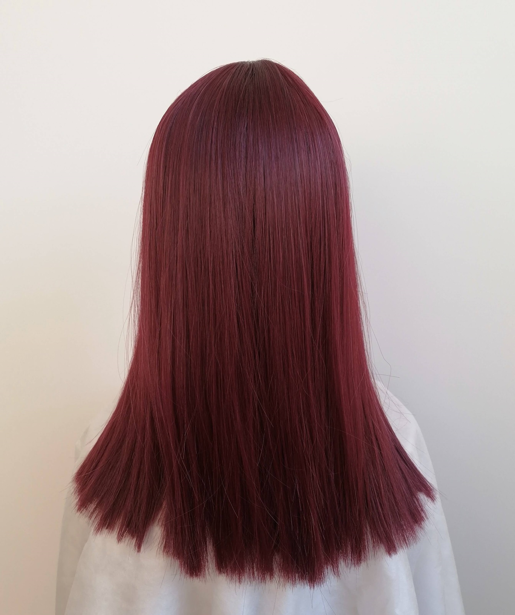 Perukas Nr. 477(1) bordo su kirpčiukais, ilgis 45cm