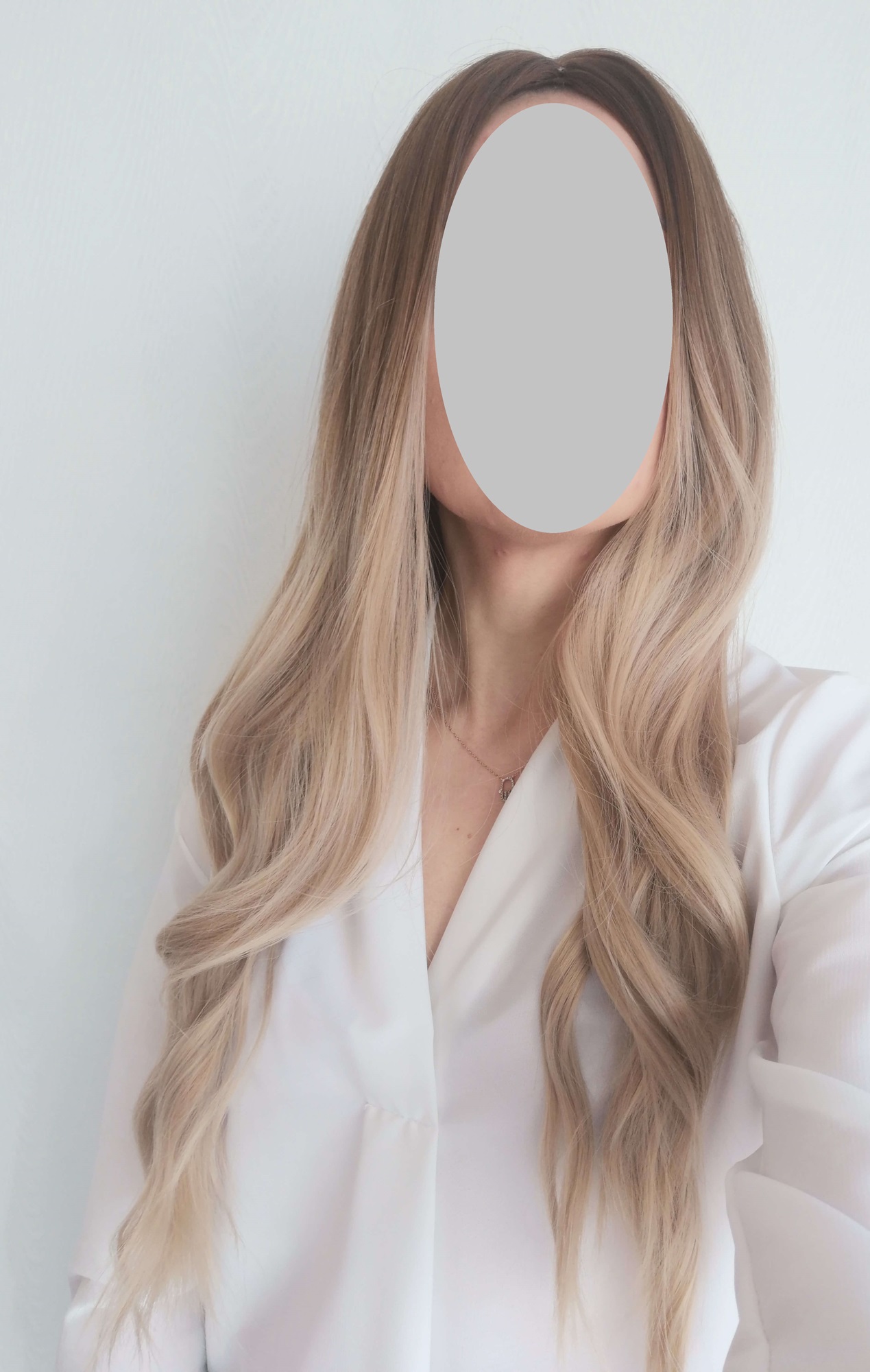 Perukas Nr. 289 su kirpčiukais, tamsintas viršugalvis, ilgis 70cm