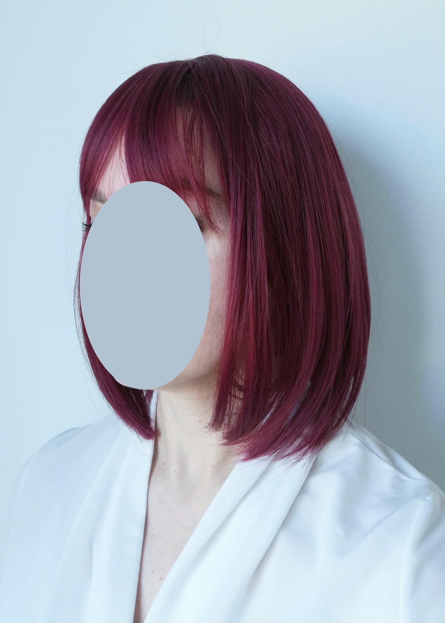 Perukas Nr. 2071(1) kare kirpimas, bordo spalva, ilgis 33cm