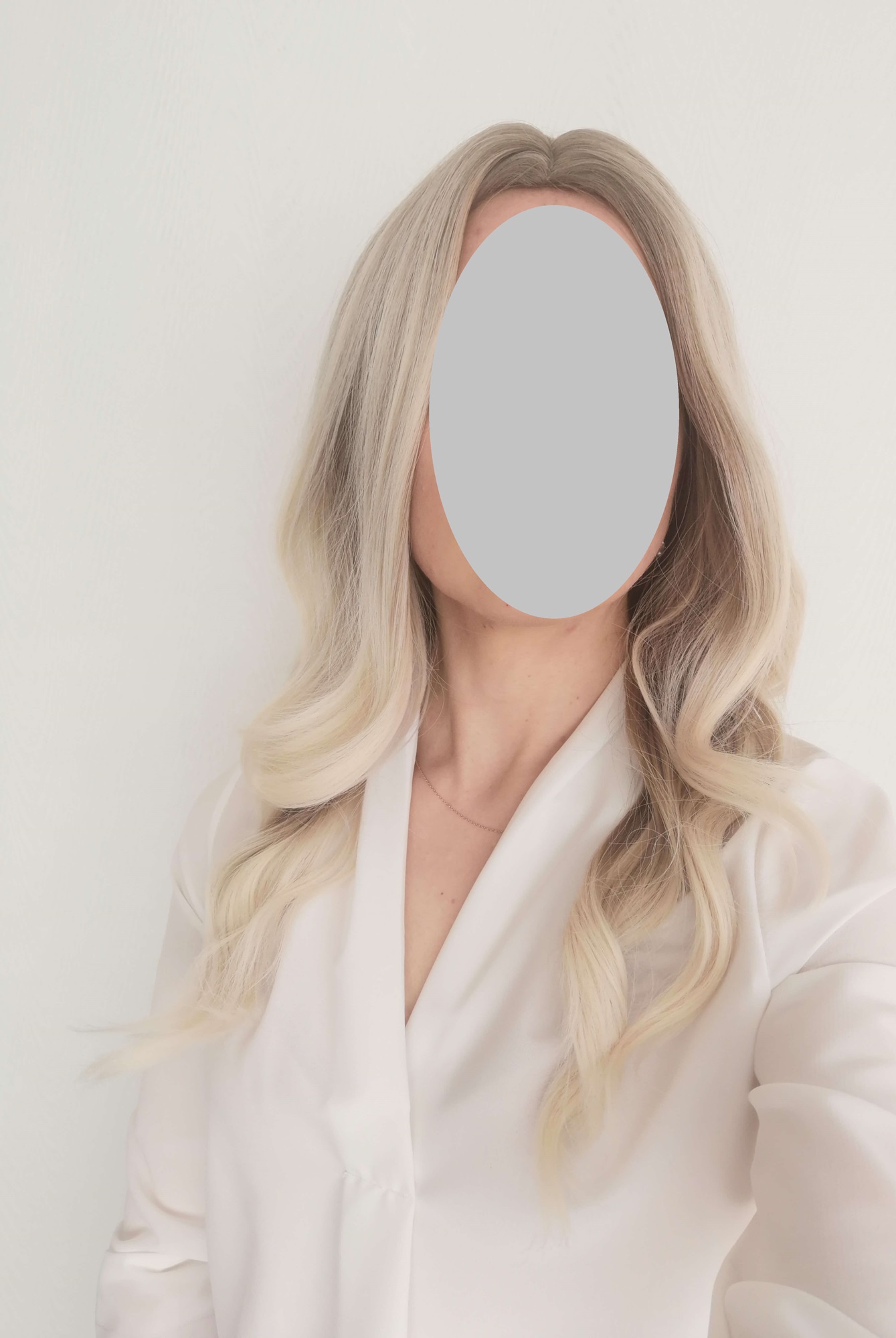 Perukas Nr. 279(4) natūrali spalva su blond sruogomis, ilgis 55cm