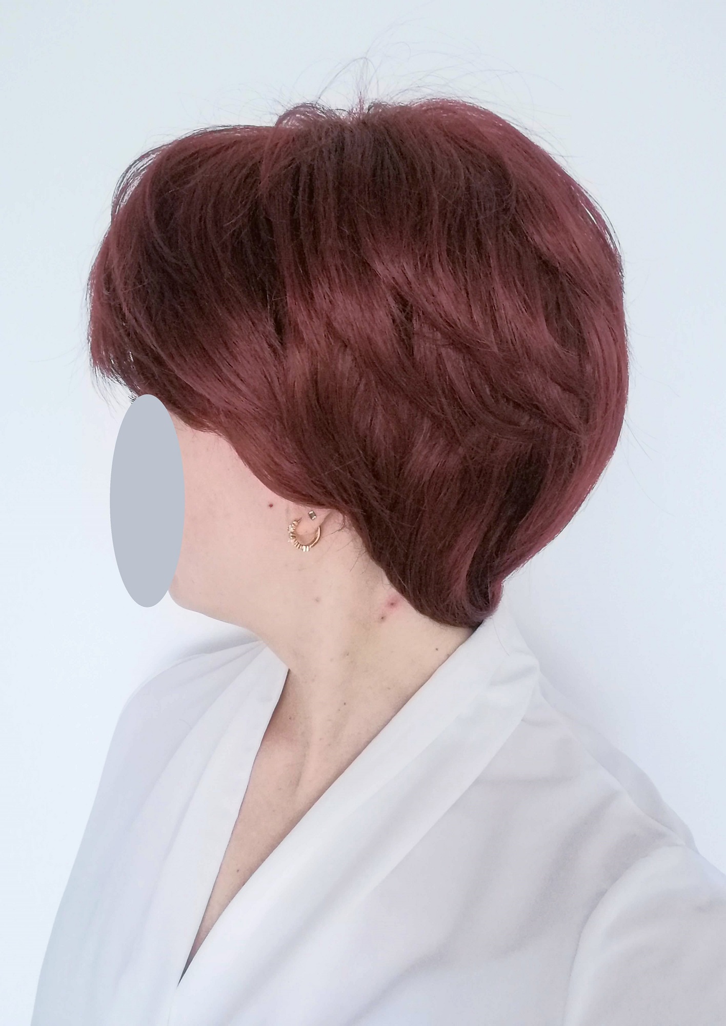 Perukas Nr. 131 trumpų plaukų, bordo spalvos BOB