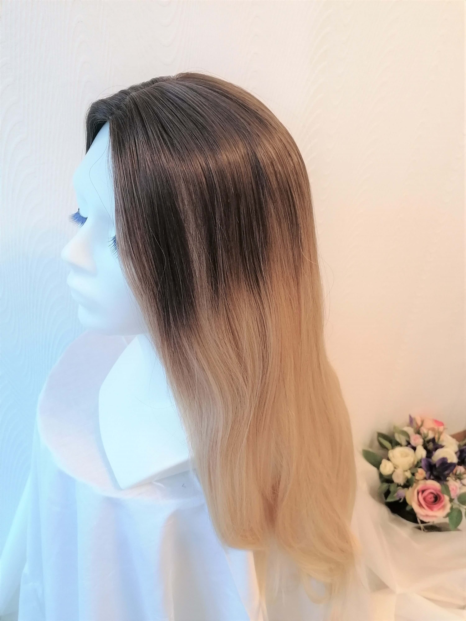 Perukas Nr. 5106 tiesus blond, tamsintas viršugalvis, ilgis 70cm