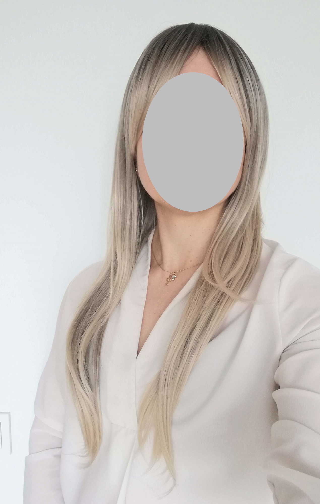Perukas Nr. 259(13) su ilgais kirpčiukais, spalva į pilkumą, ilgis 70cm