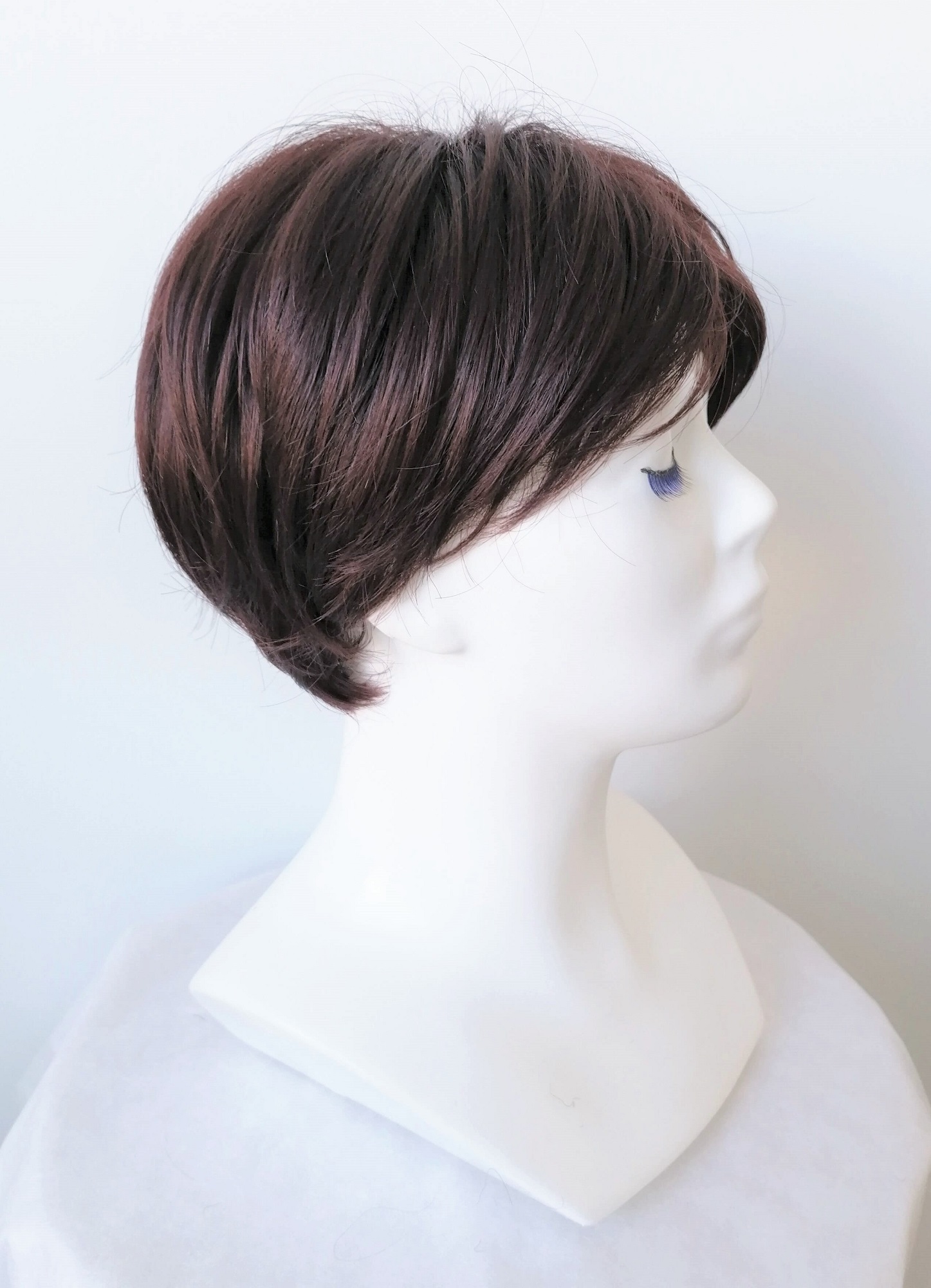 Perukas Nr. 33 trumpų plaukų "Tamsus kaštonas"