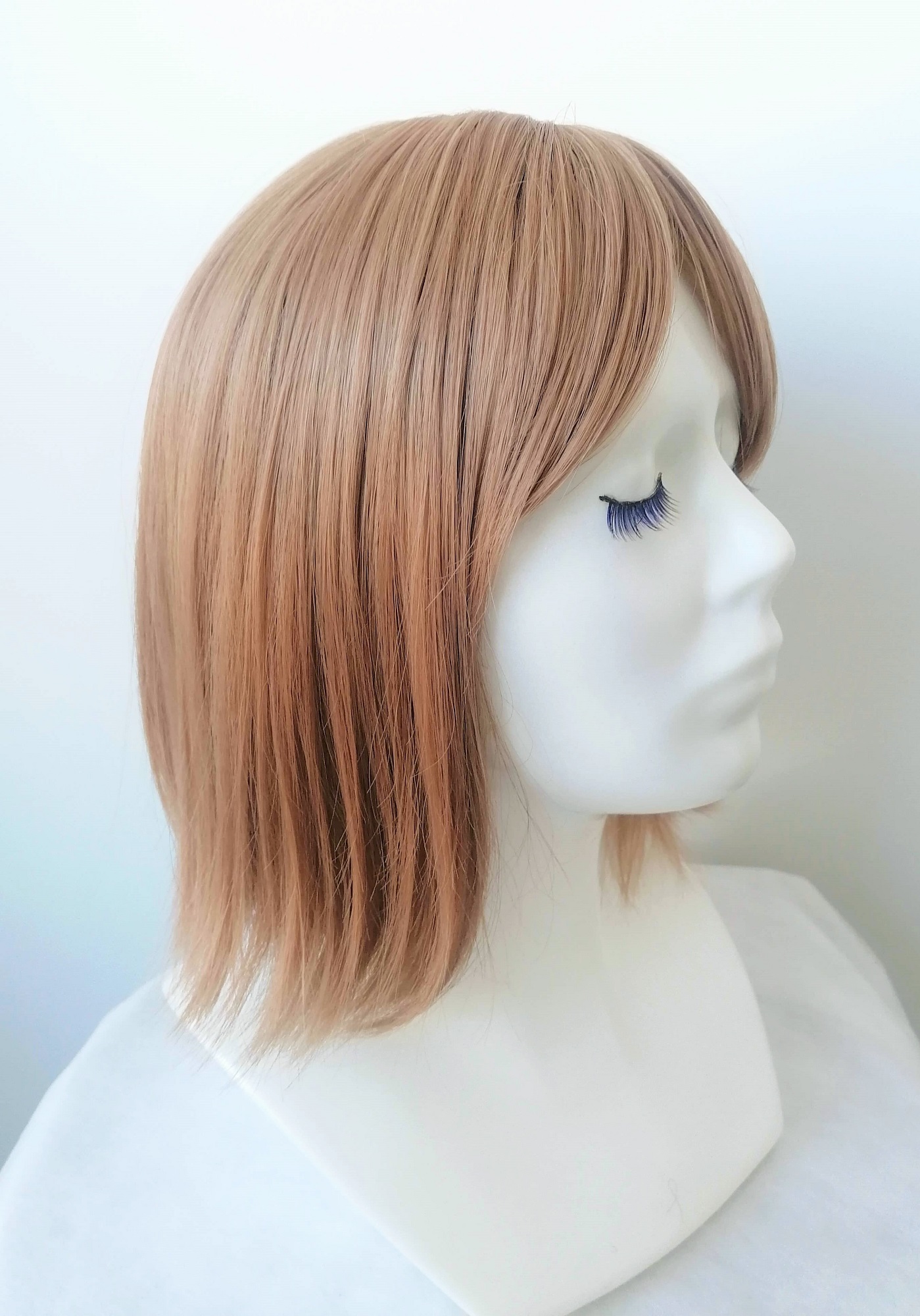 Perukas Nr. 1124(1) šviesiai rudas / gintarinės spalvos, ilgis 33cm