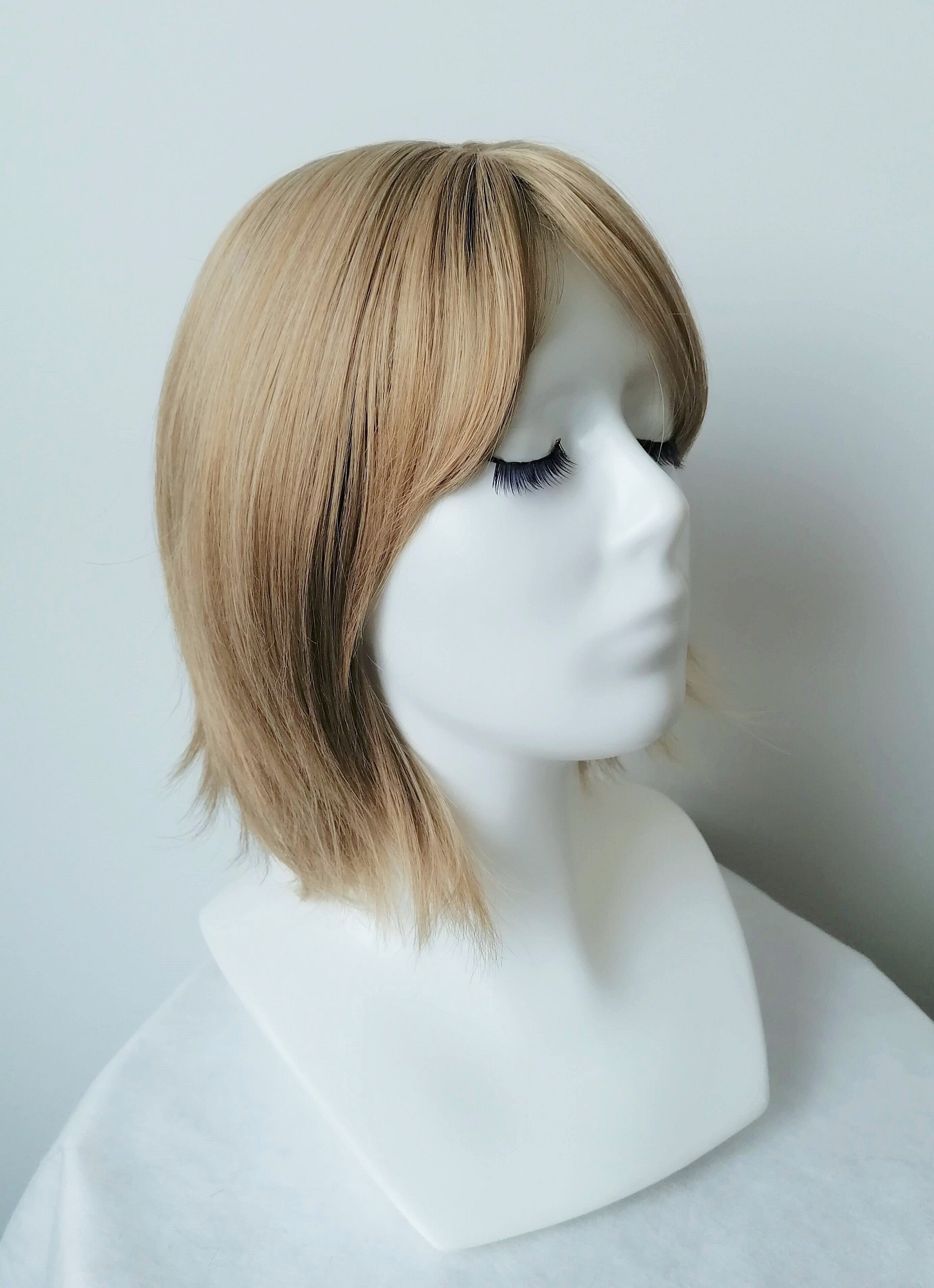 Perukas Nr. 1109(1) natūrali blond spalva, ilgis 30cm