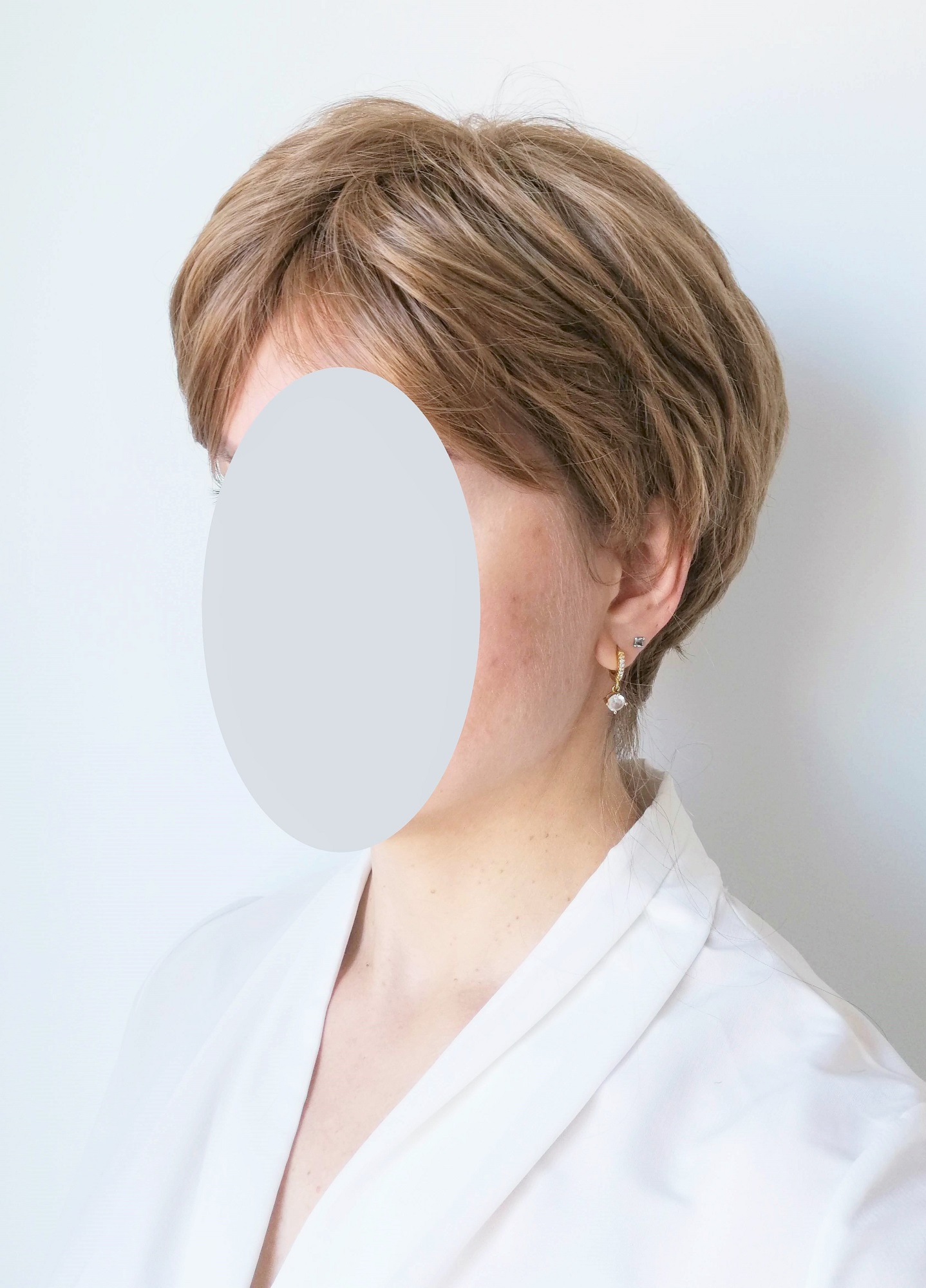 Perukas Nr. 491 trumpų plaukų, šviesiai rudas