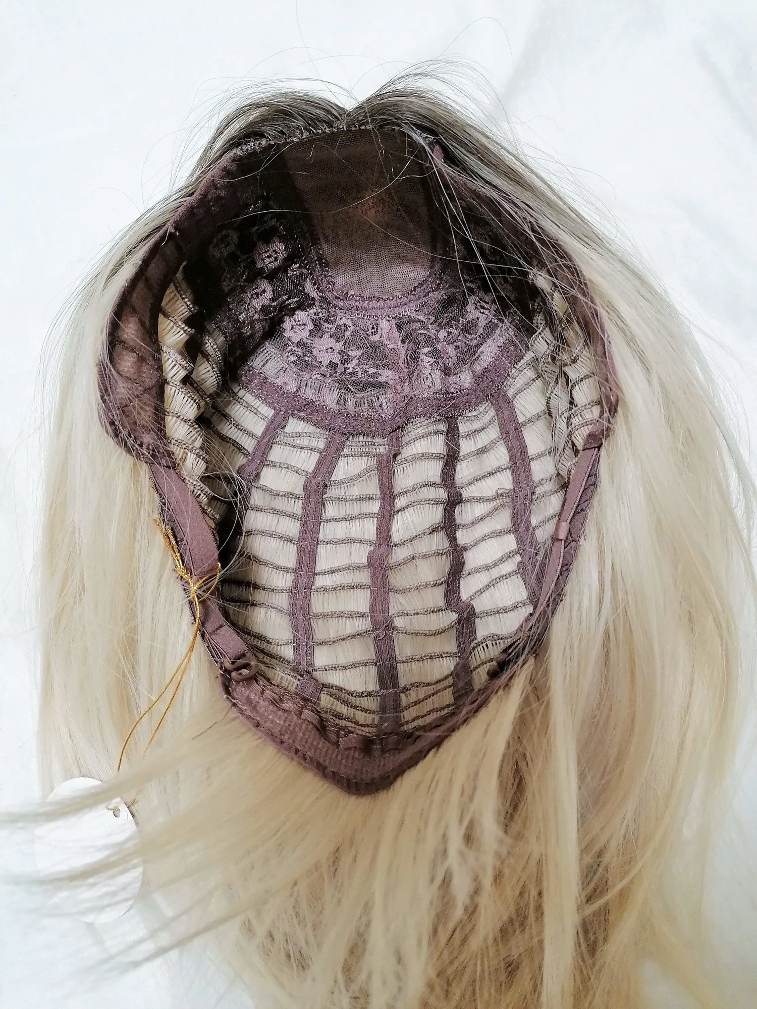 Perukas Nr. 1049 blond kare, ombre efektas, ilgis 44cm