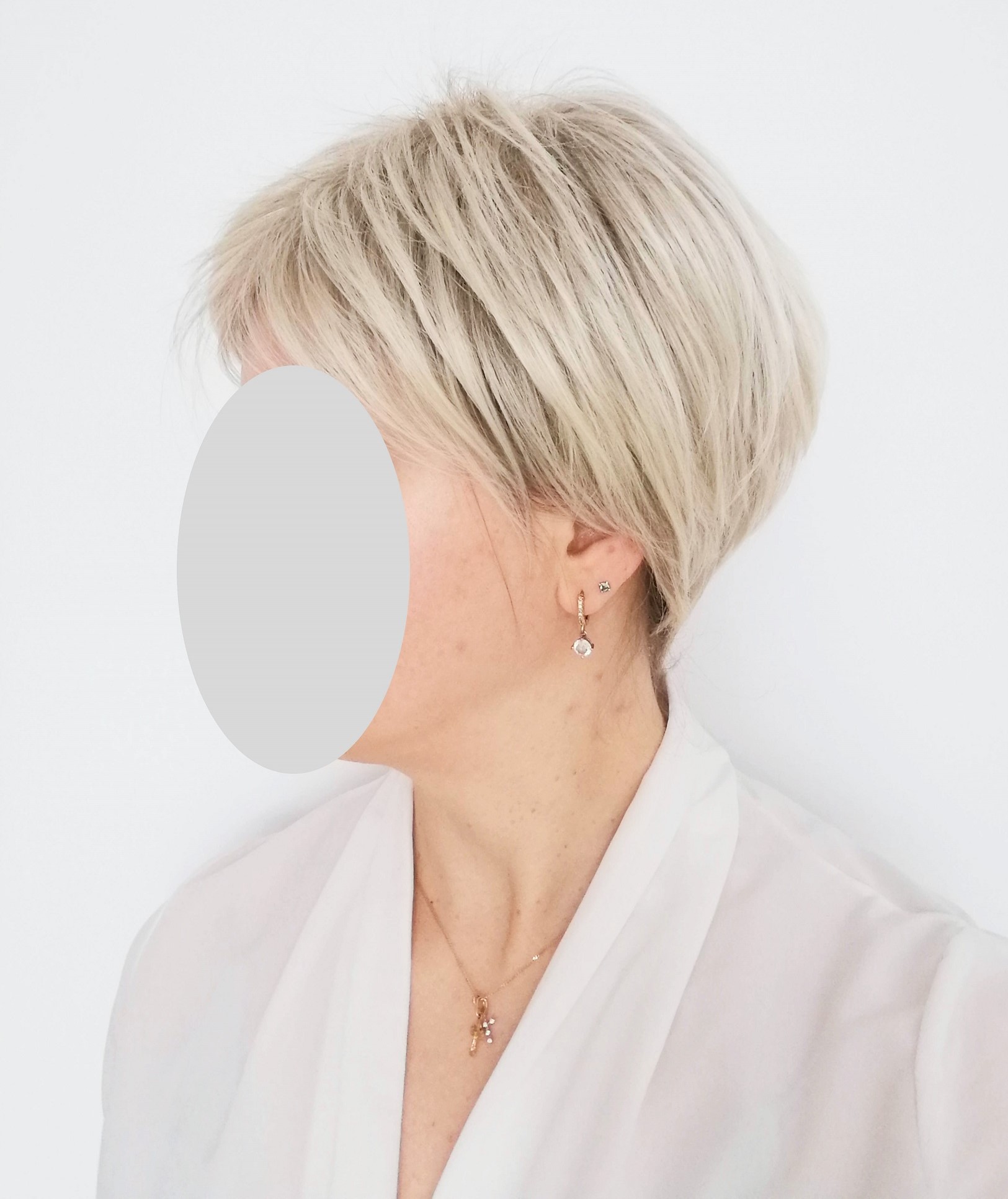 Perukas Nr. 15BT613 blond trumpų plaukų bob