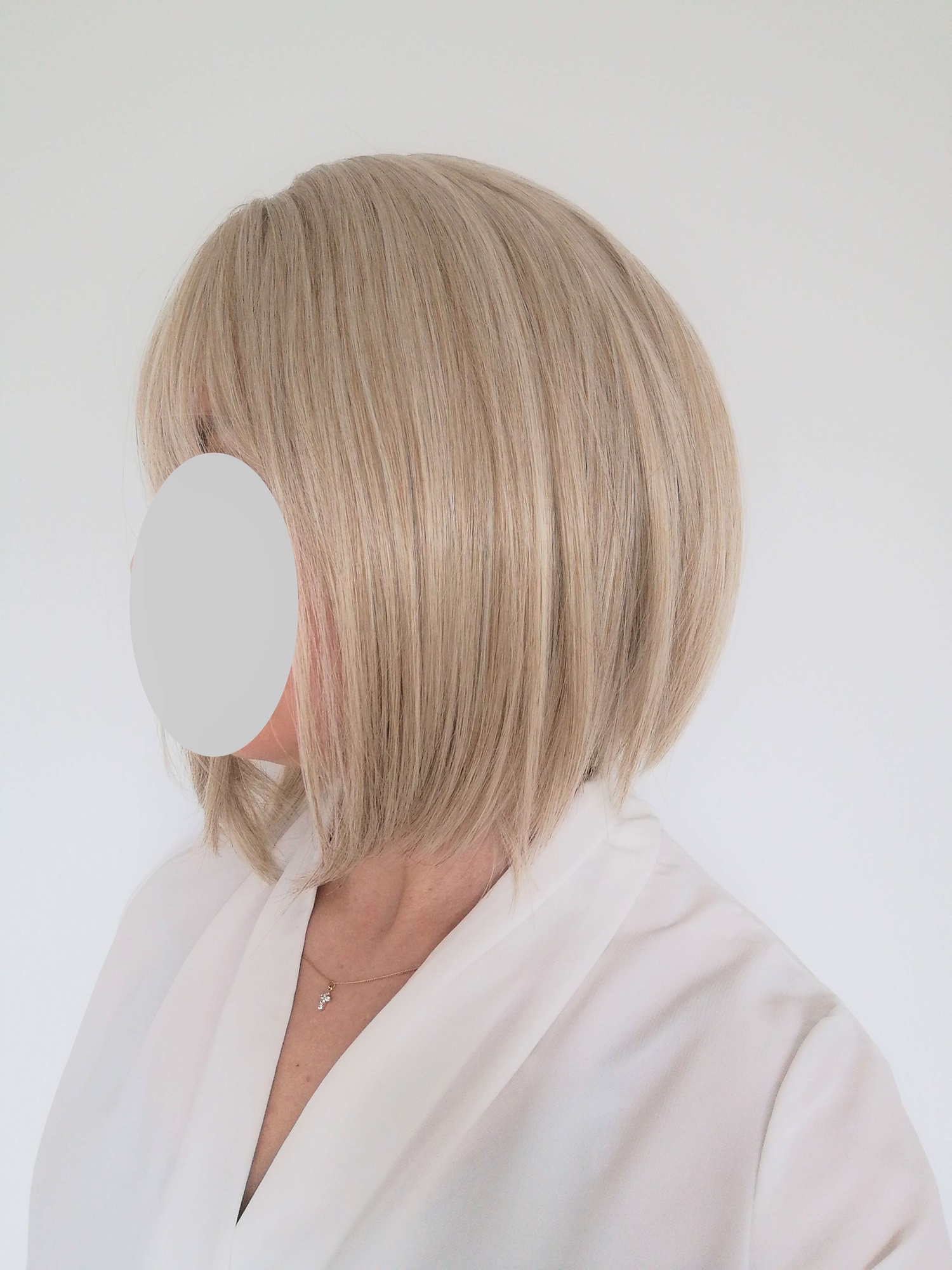 Perukas Nr. 1032 kare kirpimas, natūrali blond spalva, ilgis 33cm