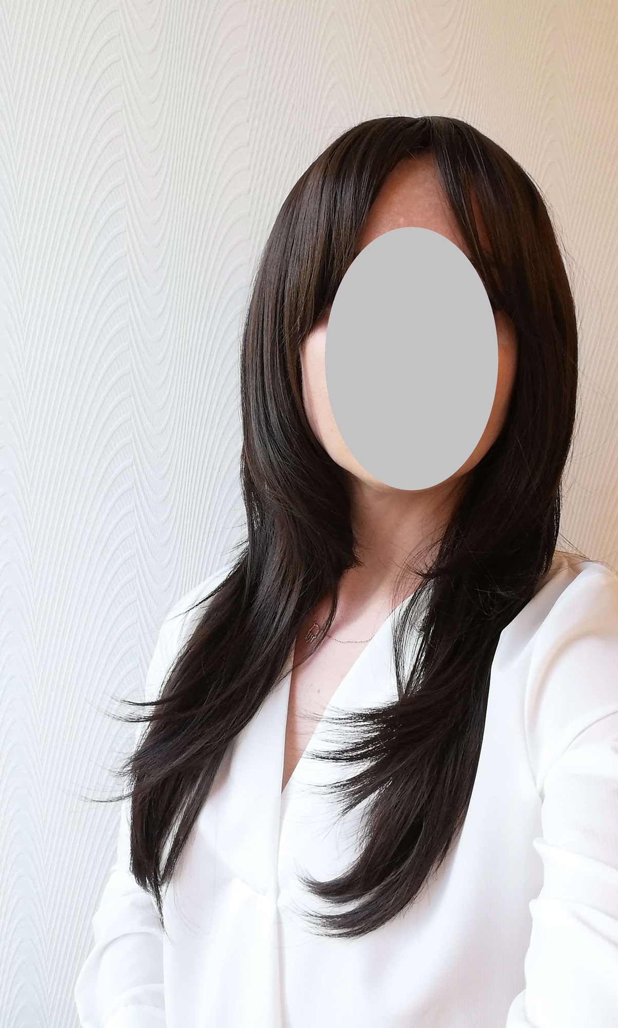 Perukas Nr. 259(8) tamsiai rudas, su kirpčiukais, ilgis 65cm