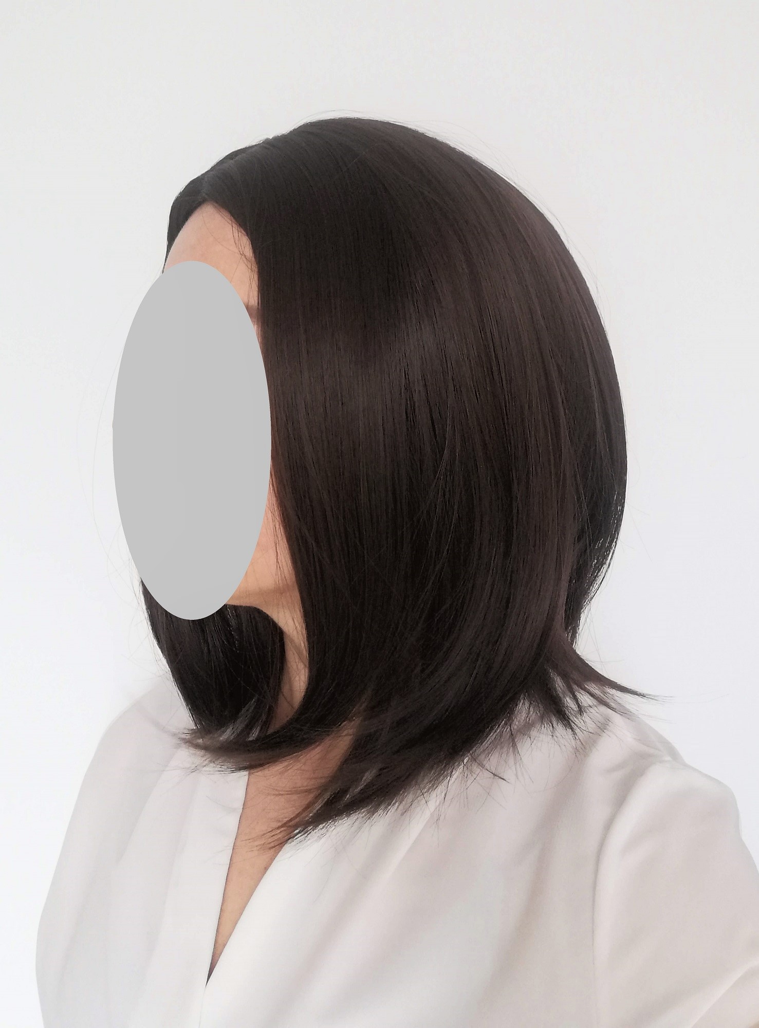 Perukas Nr. 1016(1) tamsiai rudas kare be kirpčiukų, ilgis 38cm