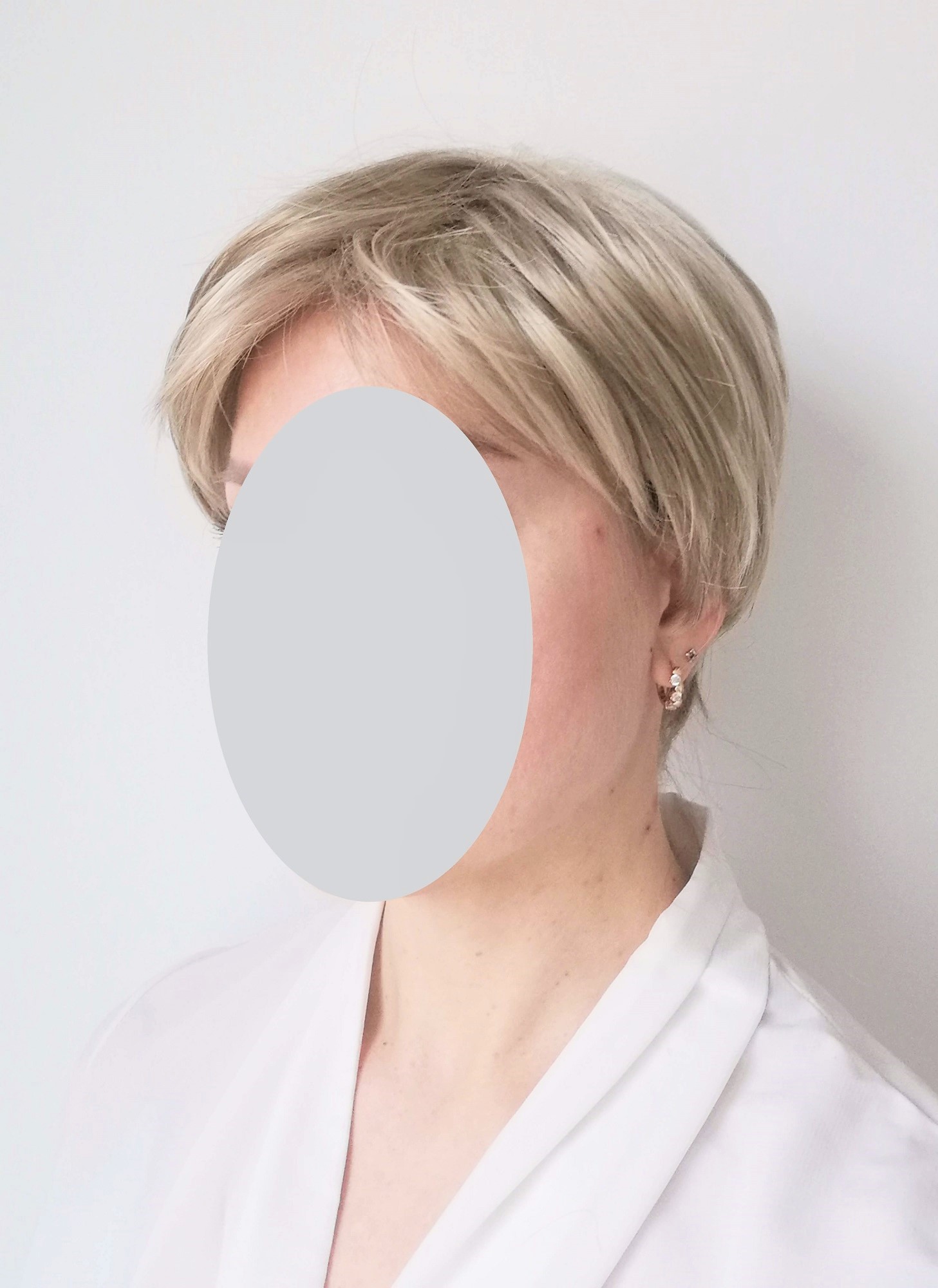Perukas Nr. H16-613 trumpų plaukų, natūrali blond spalva