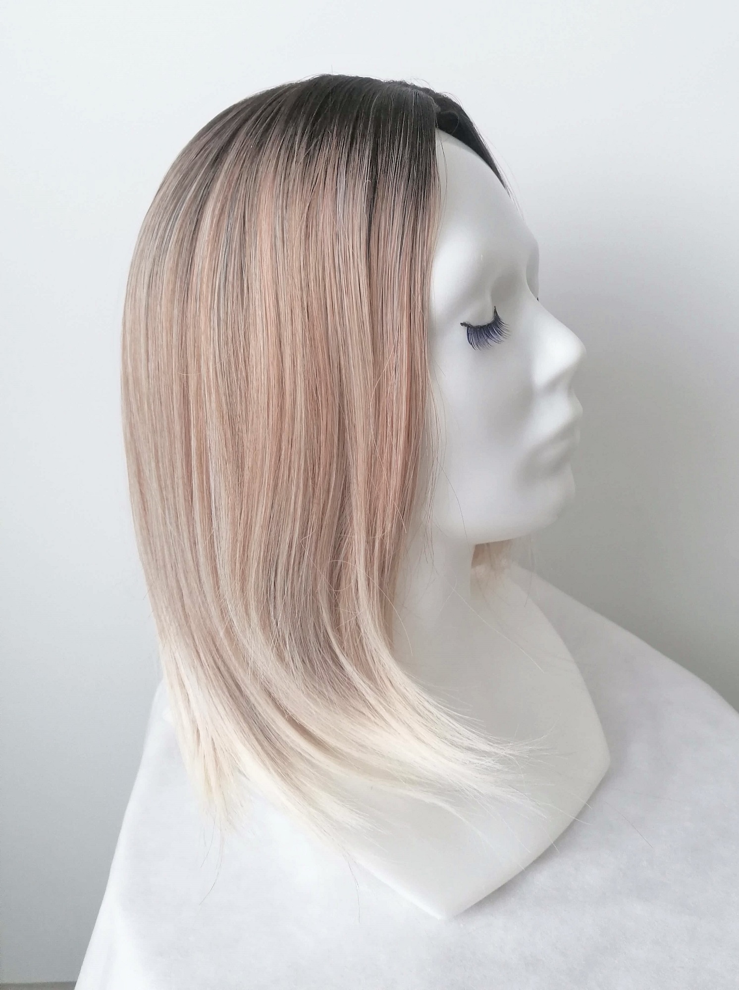 Perukas Nr. 1054(1) blond ombre kare kirpimas, ilgis 40cm