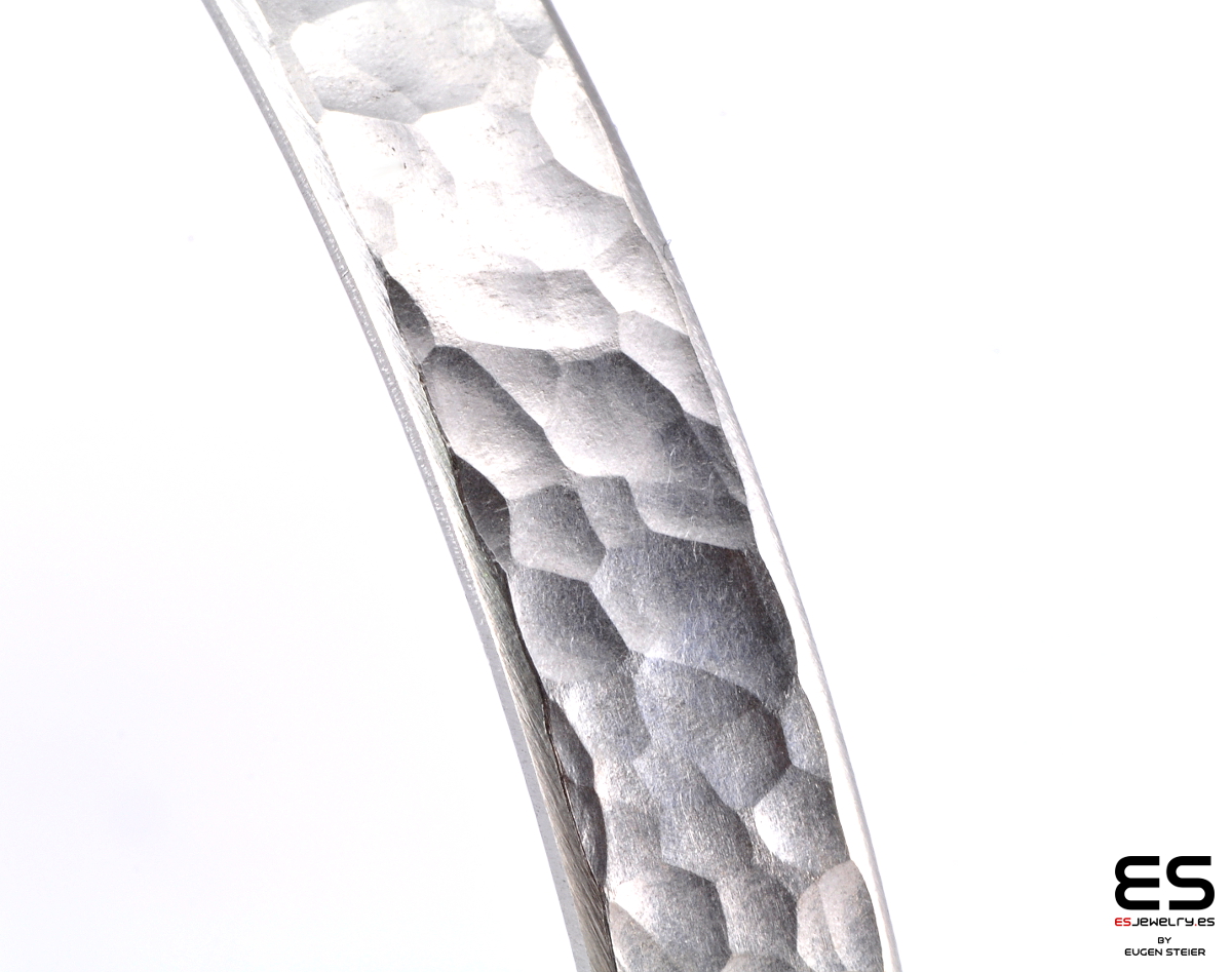 Titanium Cuff Bracelet - 7 mm wide