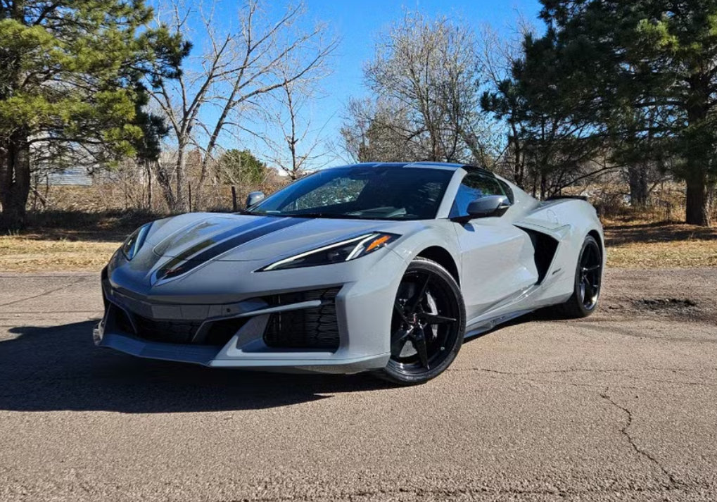 Chevrolet Corvette E-Ray 2025