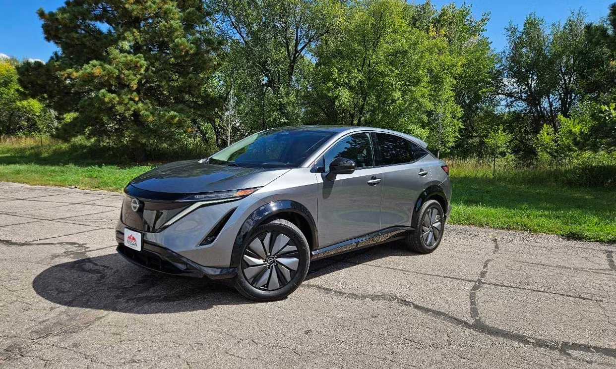 Nissan ARIYA EV 2025