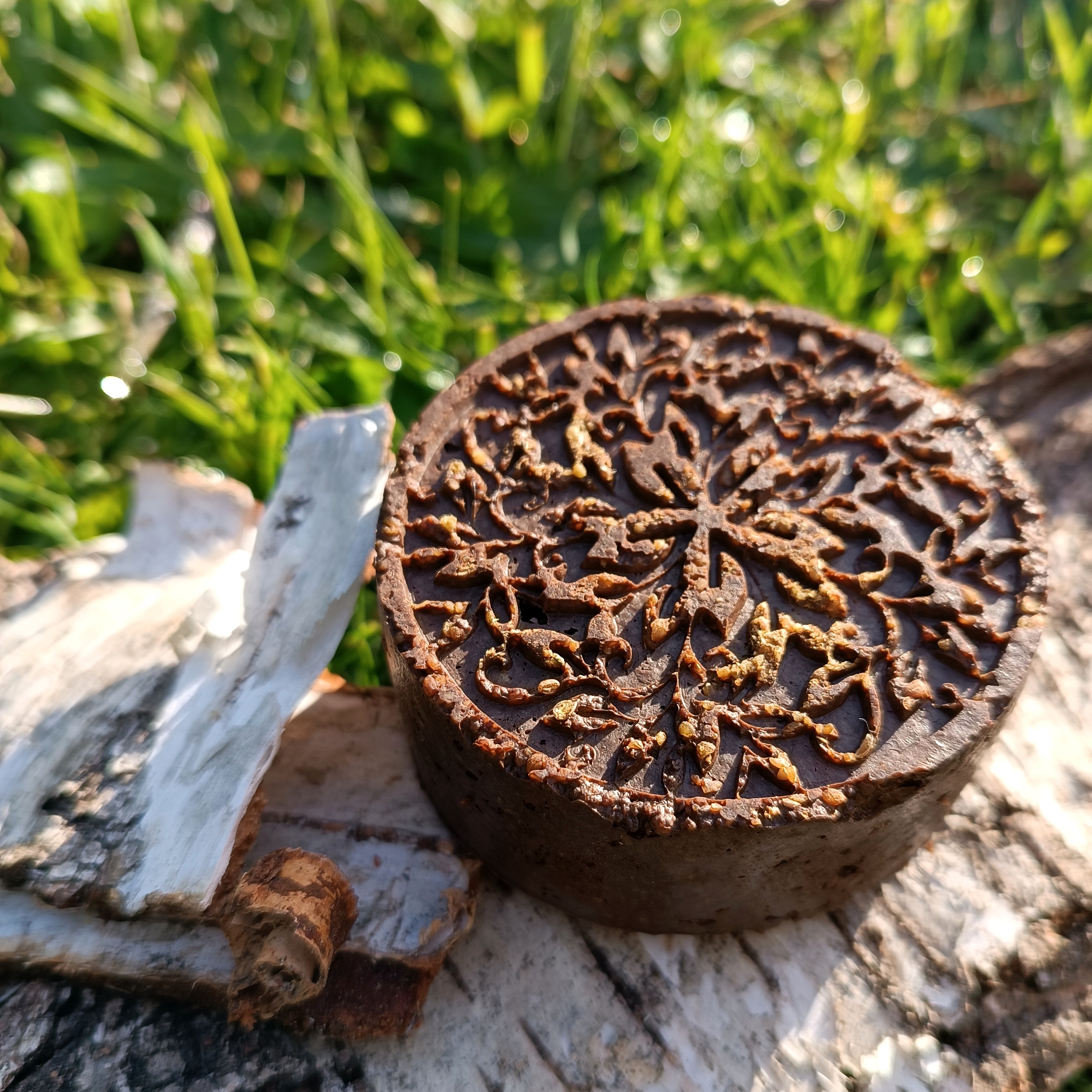Stipraus dūmo kvapo muilas/šampūnas DEGUTINIS || Su beržo degutu, moliu || Probleminei galvos /kūno/veido odai
