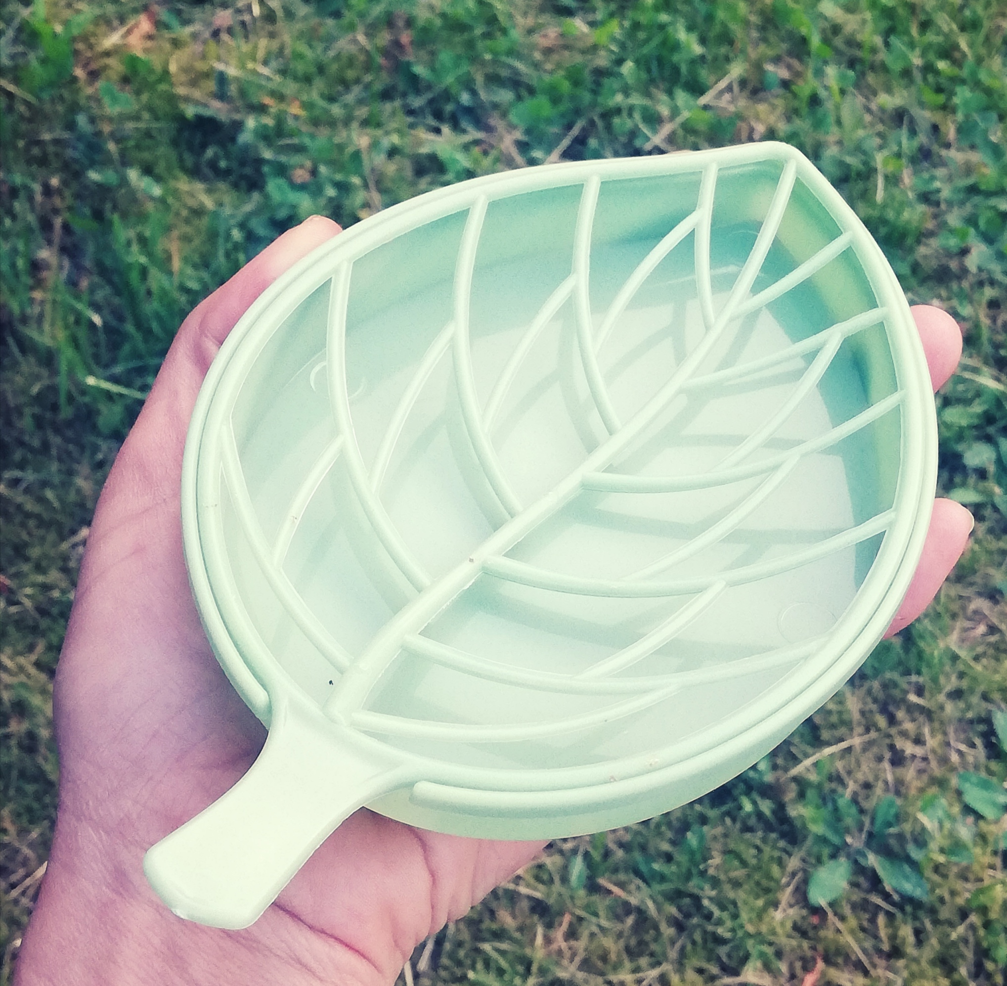 Padėkliukai šampūnui ir muilui plastmasiniai || Lapo formos