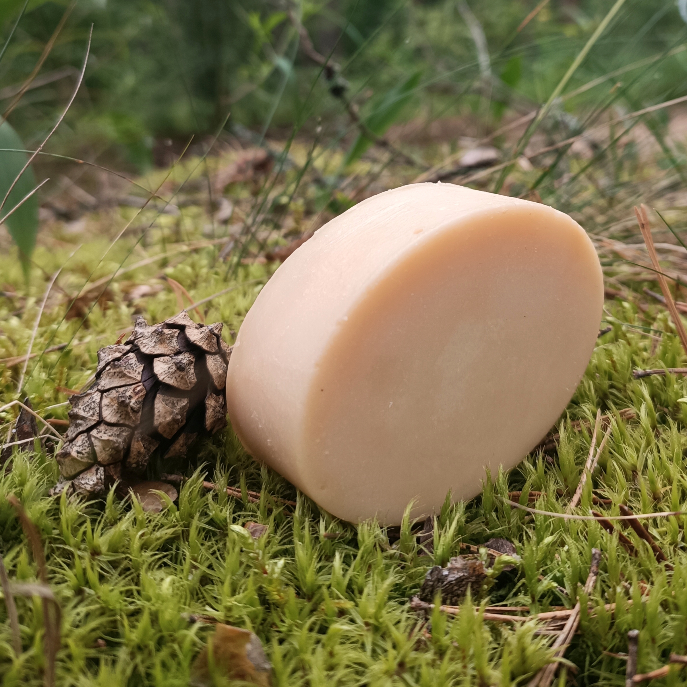 Muilas "DEBESYS" || Su kokosų pienu, baltu moliu, labai švelnus, be dažiklių, švelnaus kvapo