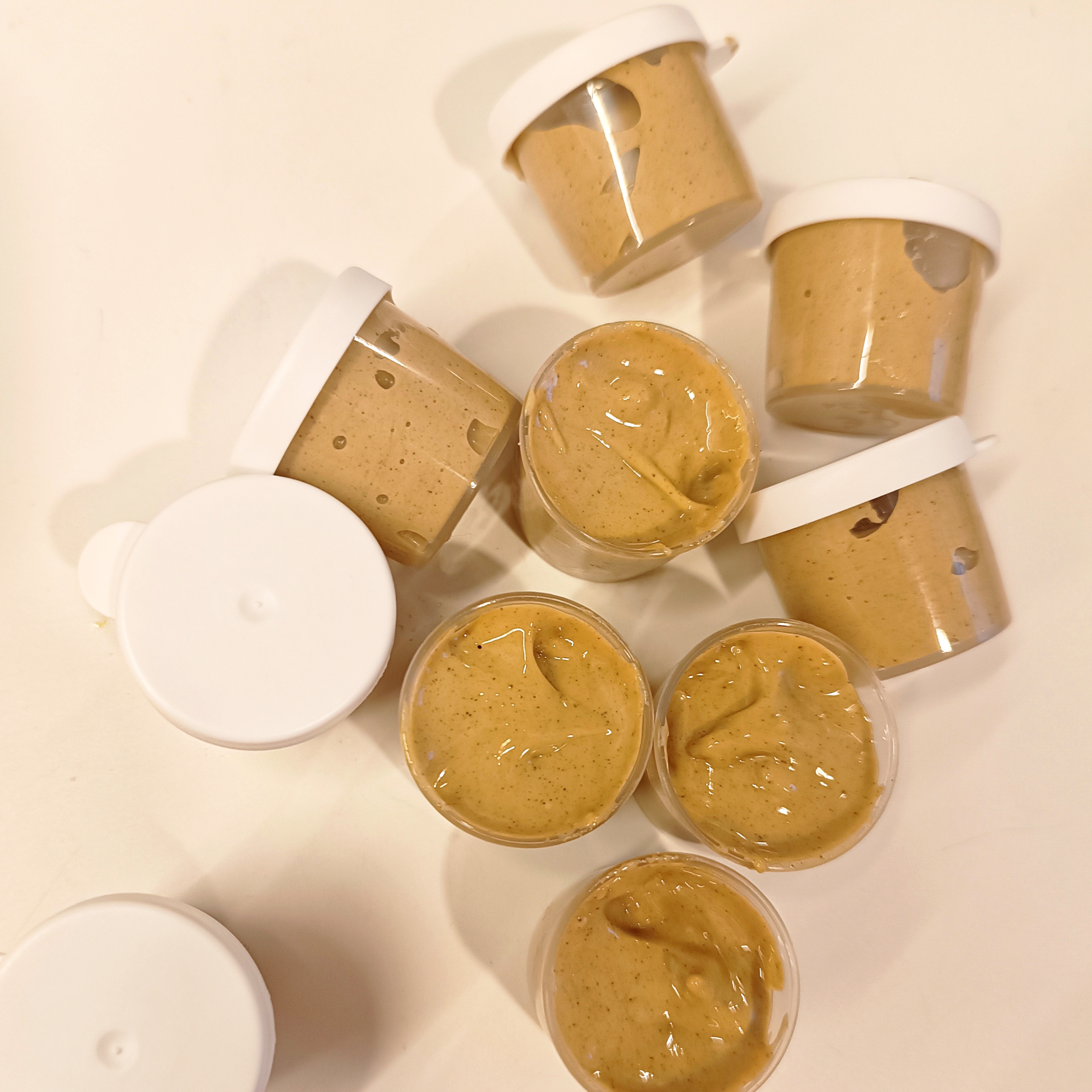 Natūrali dantų pasta su lietuvišku bičių pikiu 🐝, baltuoju moliu ir pušų fitoliu || Natūrali apsauga nuo dantenų uždegimo