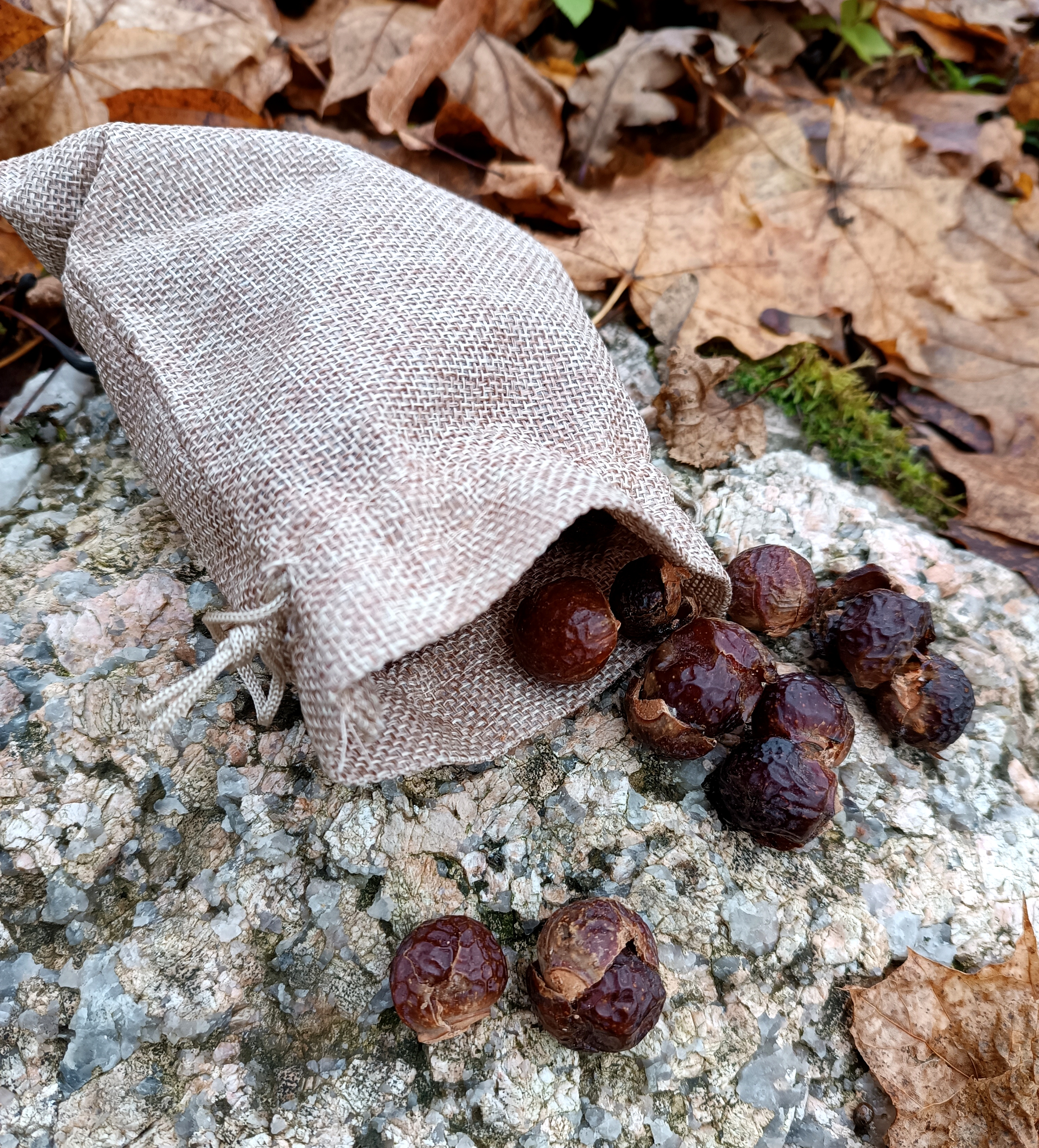 Muilo riešutai drabužių skalbimui || 150g maišiukas džiuto-lino