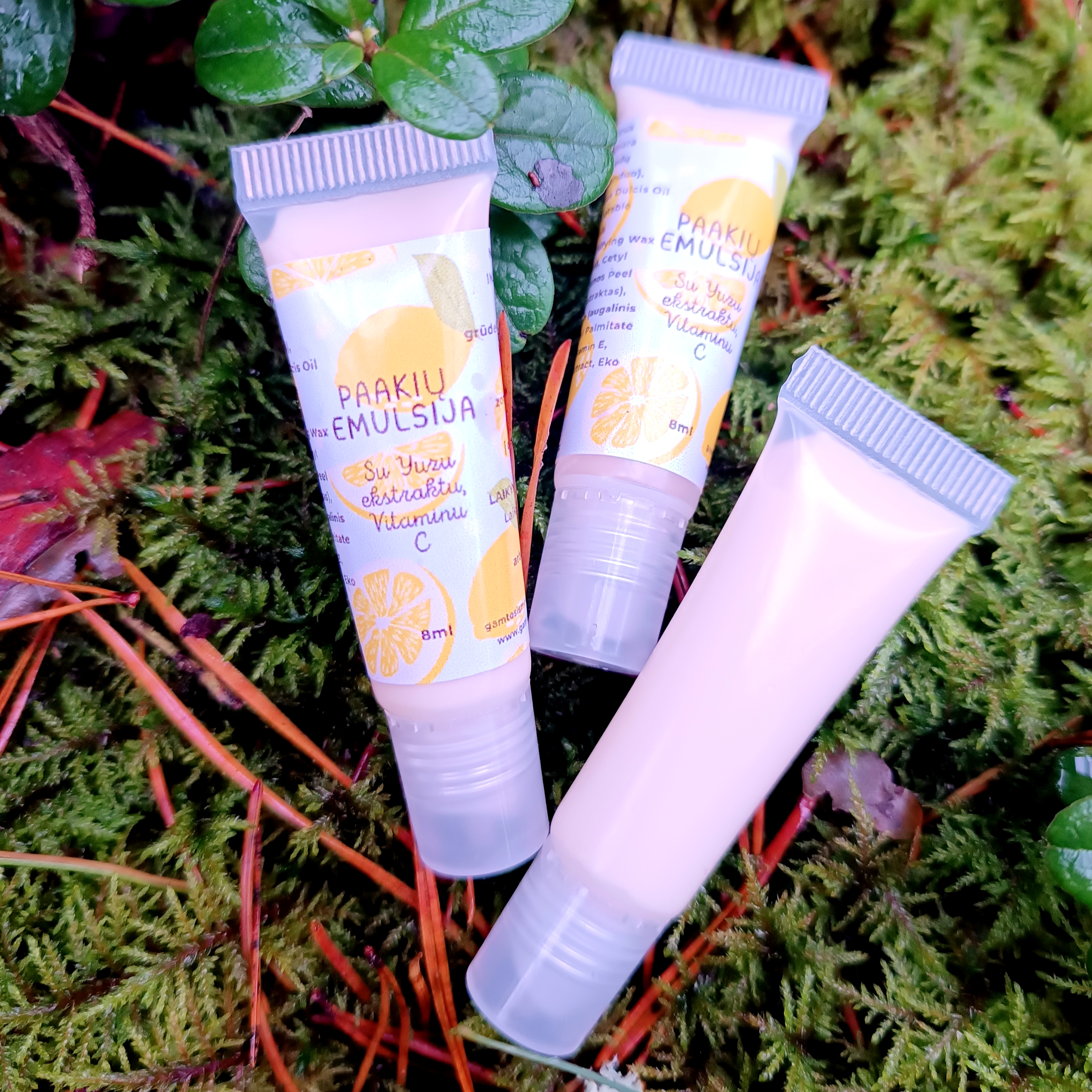 Paakių emulsija su Yuzu ekstraktu, Vitaminu C (5%) || Suteikia paakių zonai gaivumo, lėtina raukšlių formavimąsi 