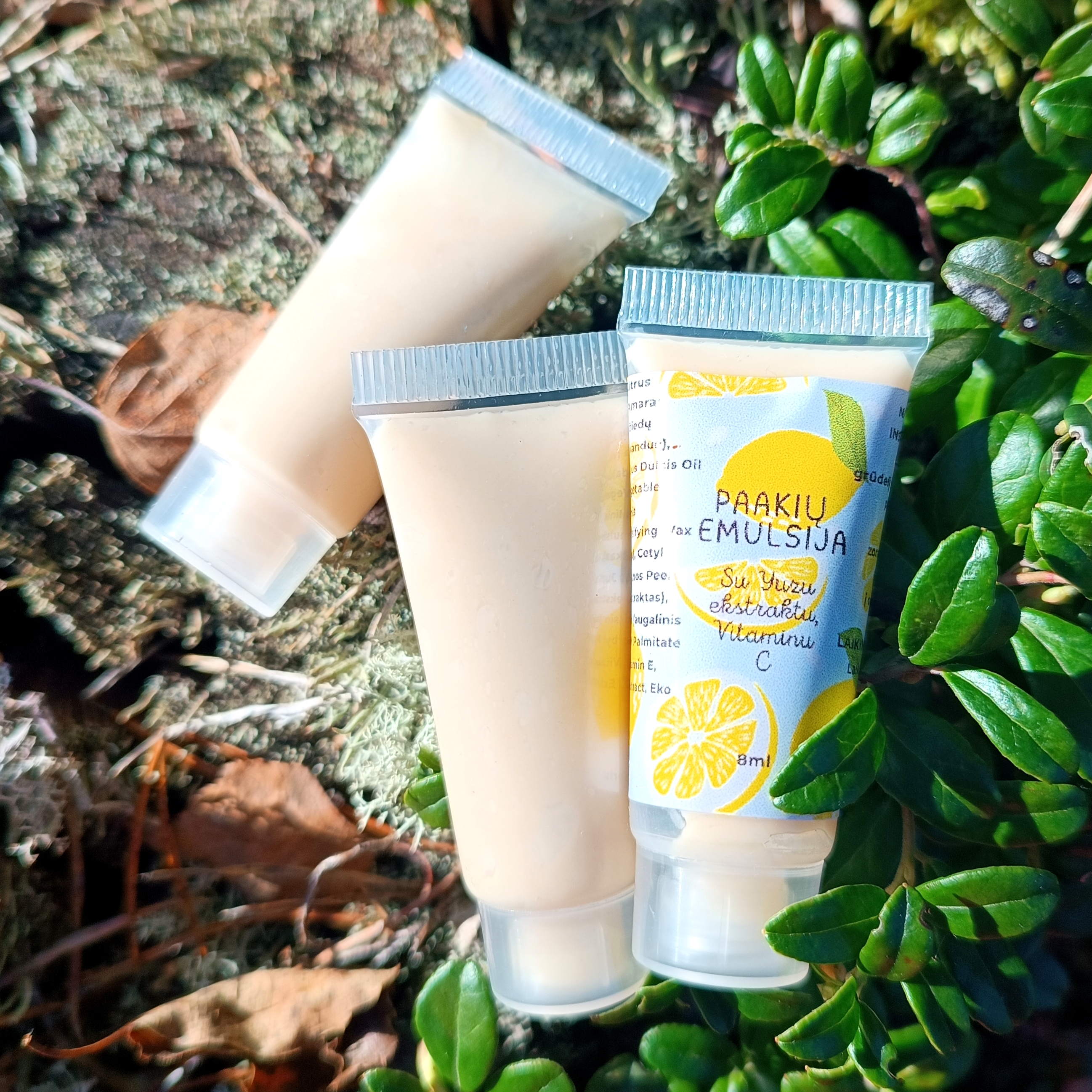Paakių emulsija su Yuzu ekstraktu, Vitaminu C (5%) || Suteikia paakių zonai gaivumo, lėtina raukšlių formavimąsi 