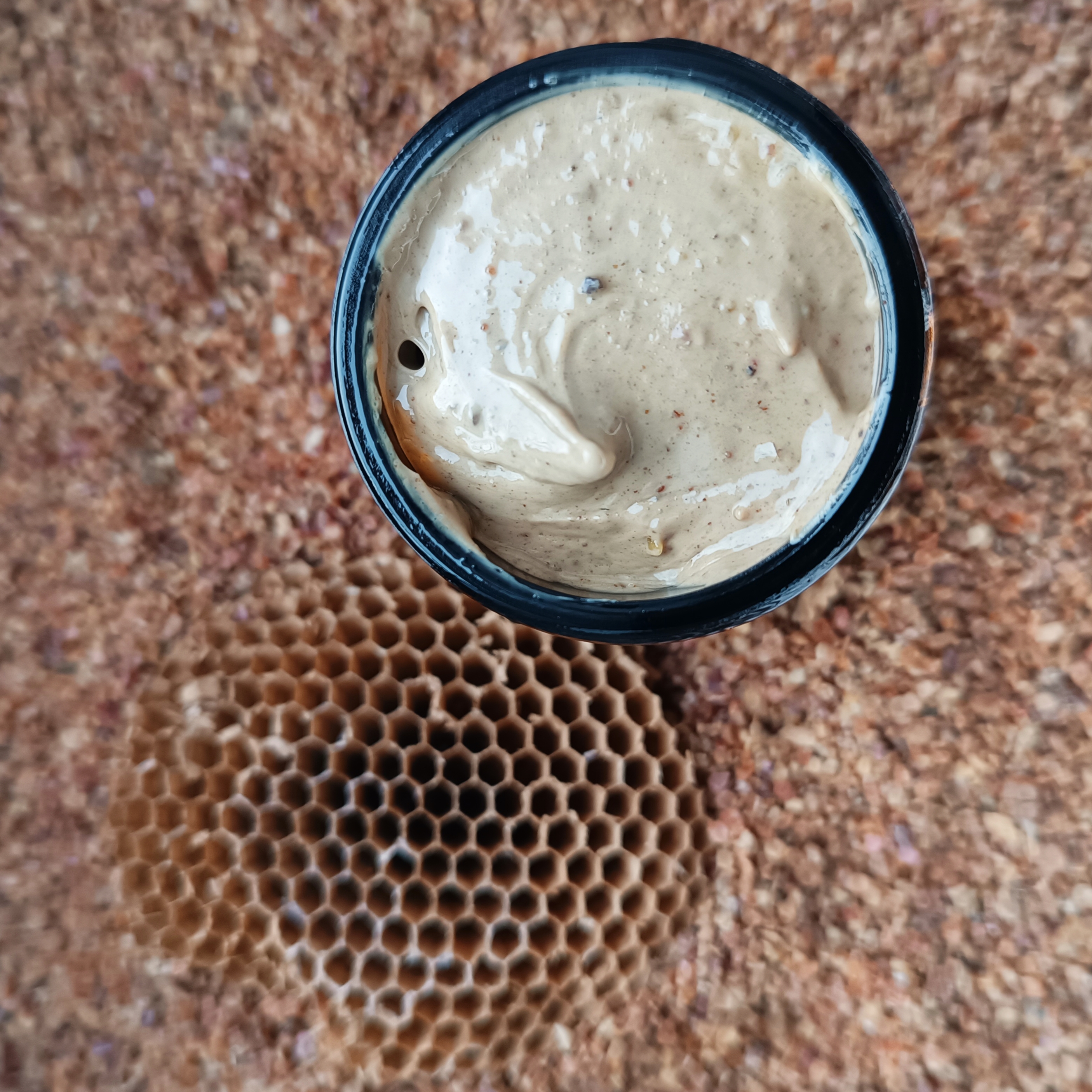 Natūrali dantų pasta su lietuvišku bičių pikiu 🐝, baltuoju moliu ir pušų fitoliu || Natūrali apsauga nuo dantenų uždegimo