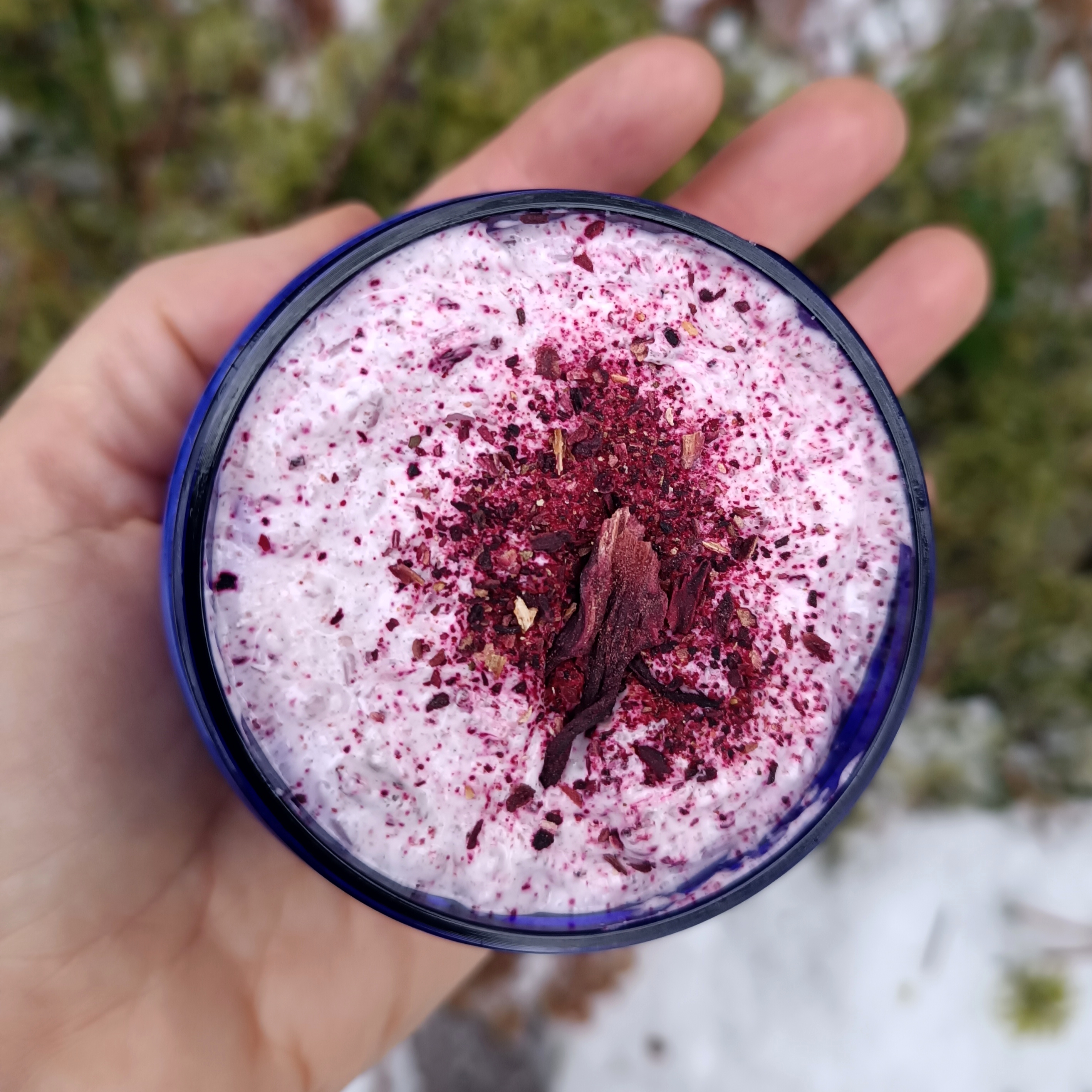 Kūno šveitiklis 🌺 "HIBISCUS" || Plaktas su kinrožės (angl. hibiscus) namine aliejine užpiltine, ir Epsom druska || Kremiškas