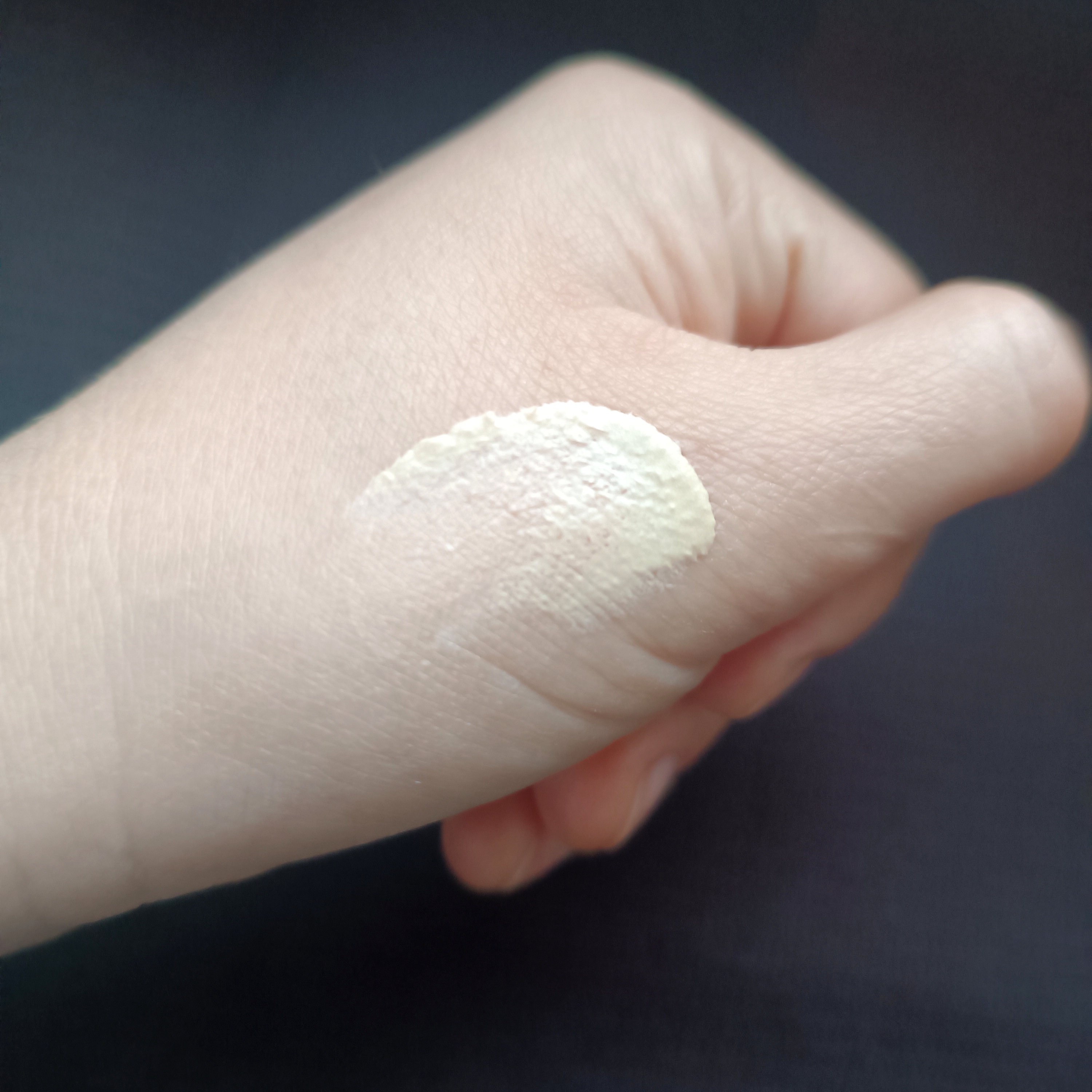 Mineralinis BB kremas, natūralus || Su odą drėkinančiu skvalanu, ir apsauga nuo saulės (SPF 15)