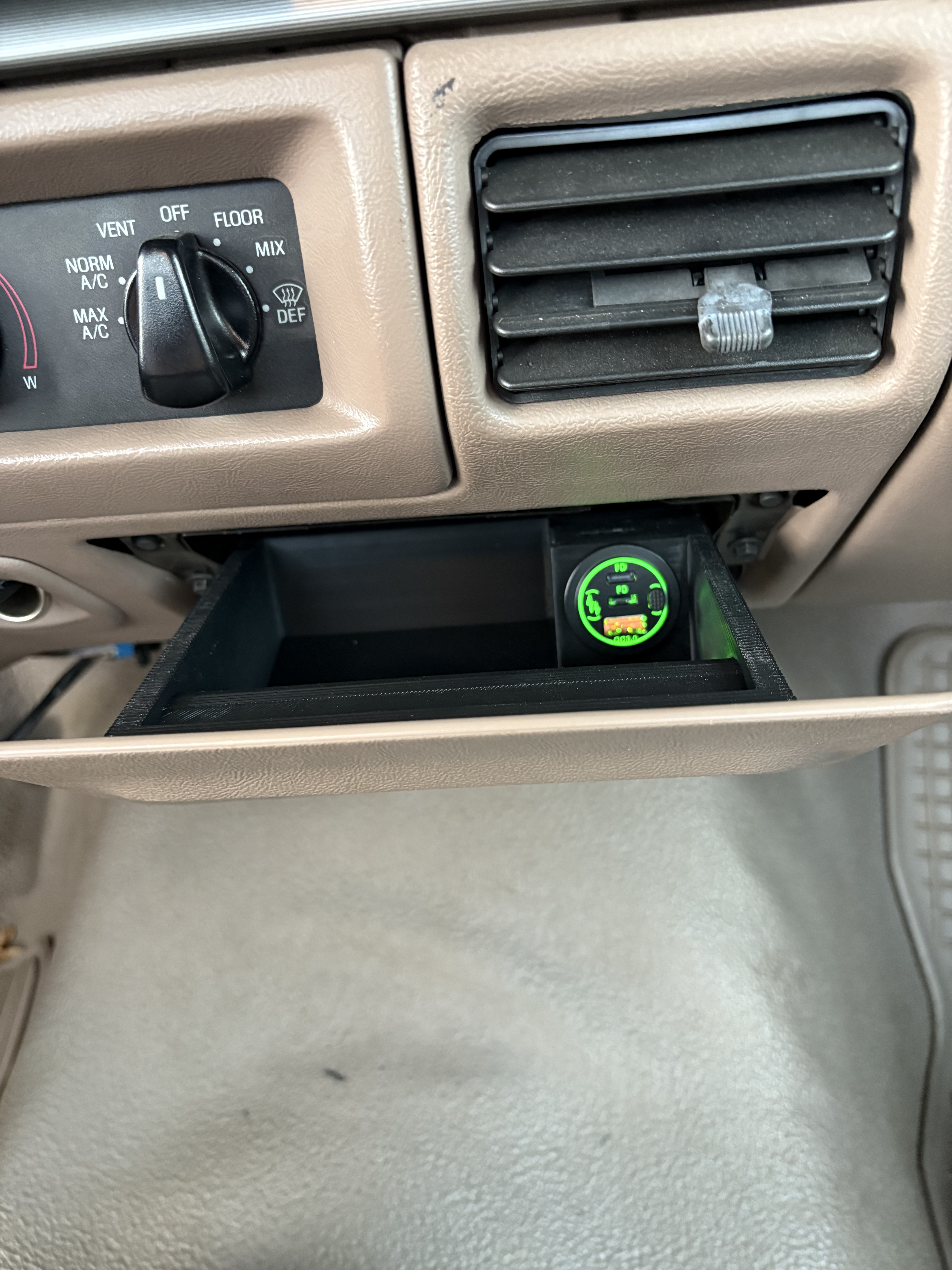 Ash Tray Insert with USB C